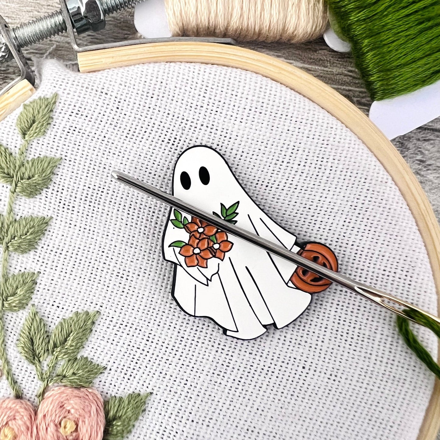 Autumn Ghost Needle Minder Needle Threader Magnetic - The Desert Stream Stitch