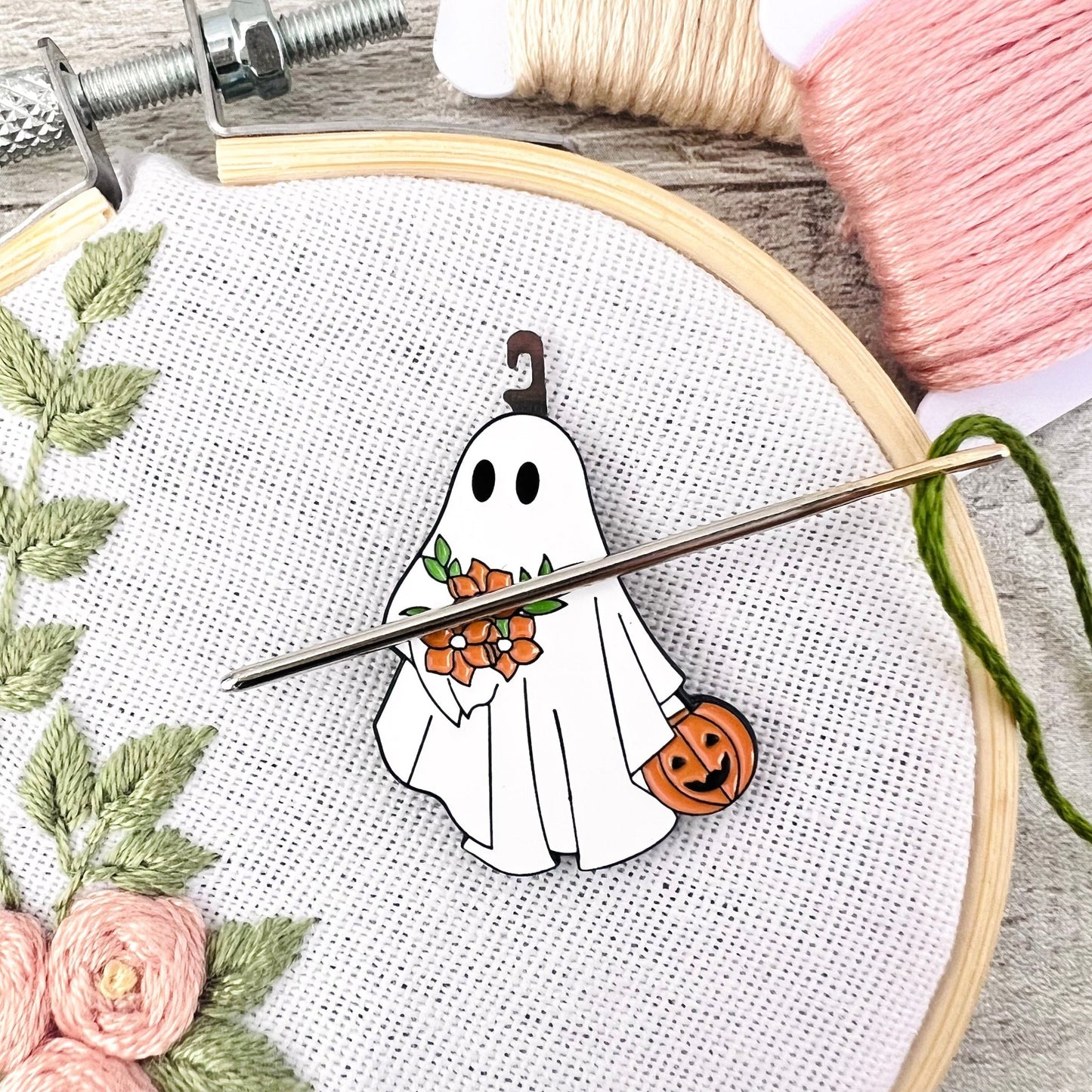Autumn Ghost Needle Minder Needle Threader Magnetic - The Desert Stream Stitch