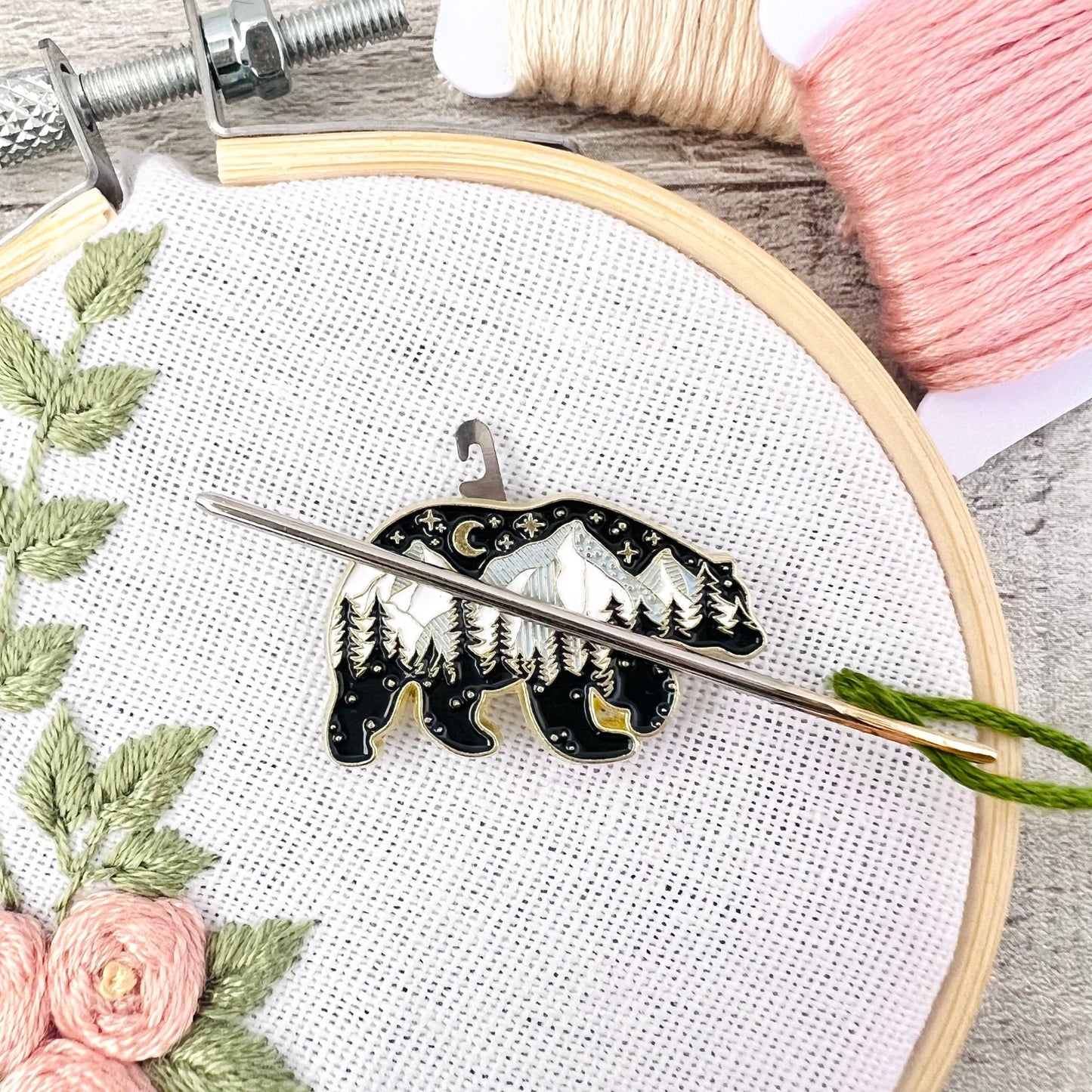 Bear Needle Minder Needle Threader Magnetic - The Desert Stream Stitch