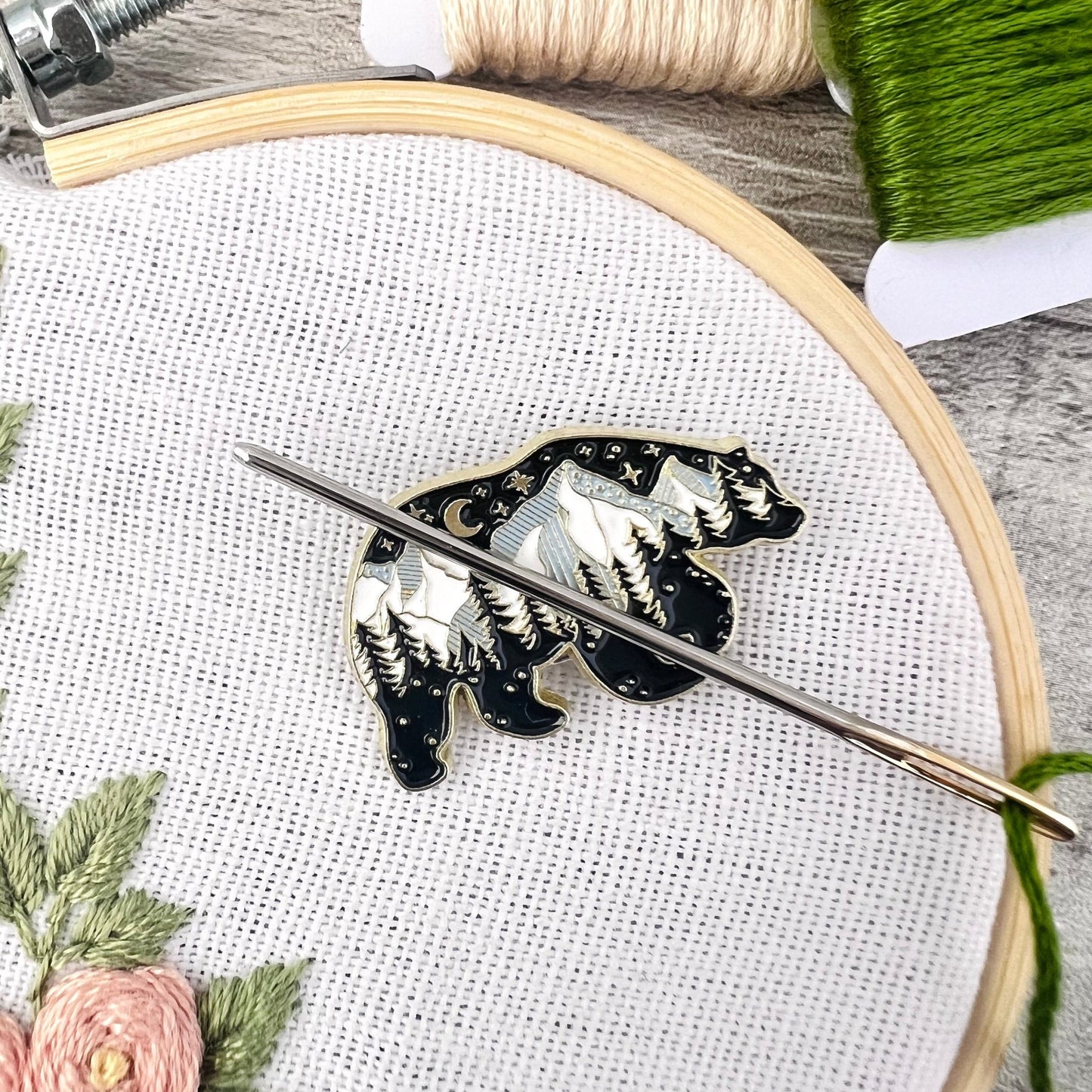 Bear Needle Minder Needle Threader Magnetic - The Desert Stream Stitch