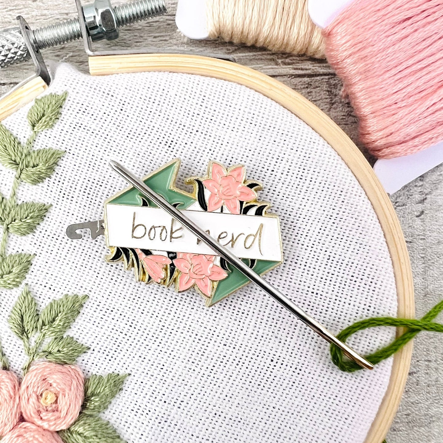 Book Nerd Needle Minder Needle Threader Magnetic - The Desert Stream Stitch