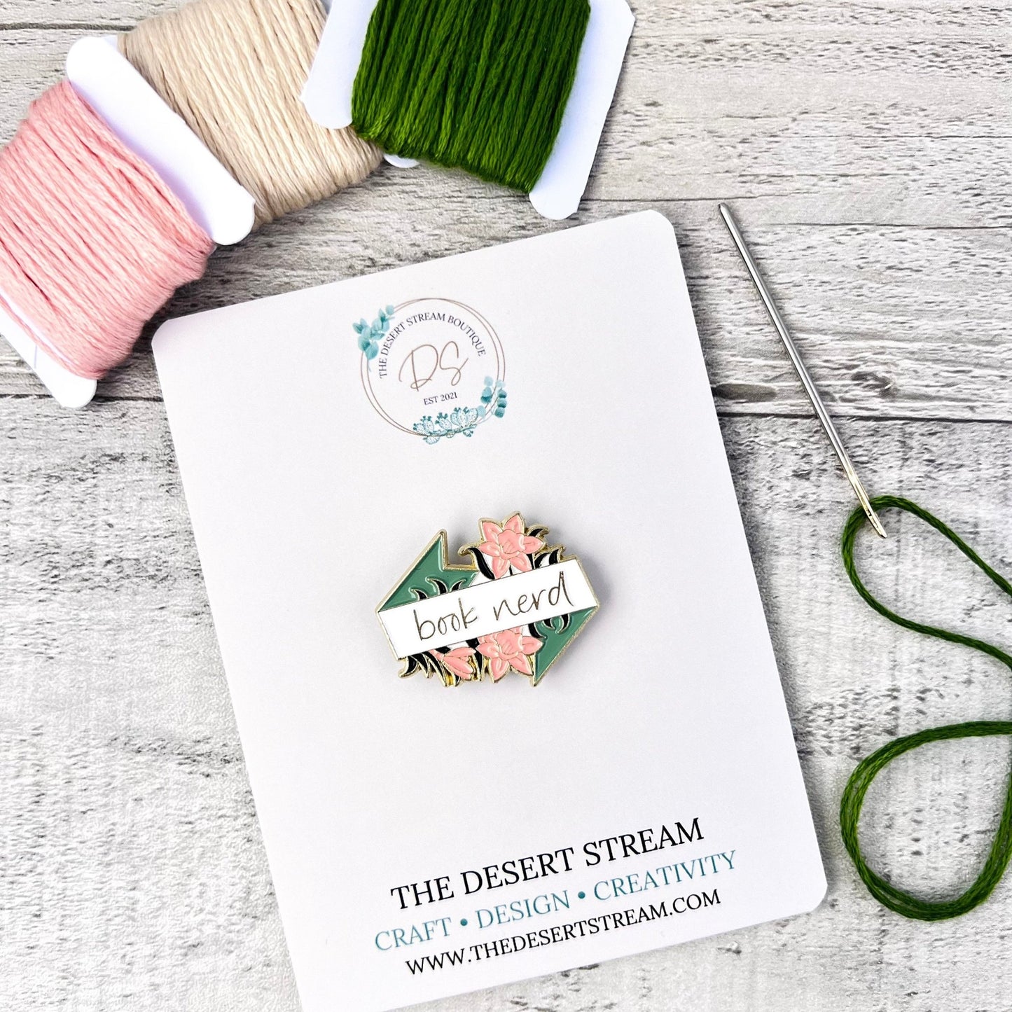 Book Nerd Needle Minder Needle Threader Magnetic - The Desert Stream Stitch