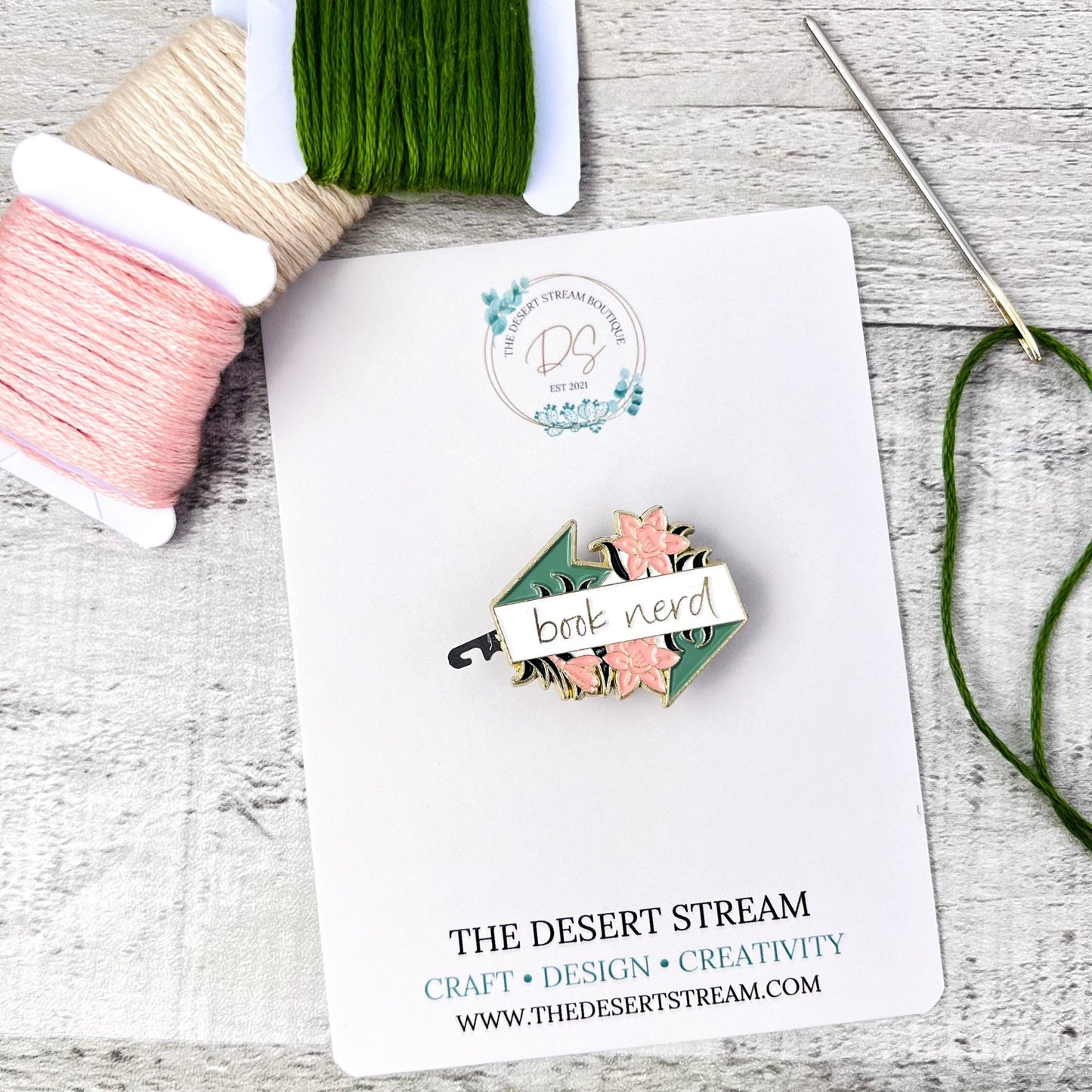 Book Nerd Needle Minder Needle Threader Magnetic - The Desert Stream Stitch