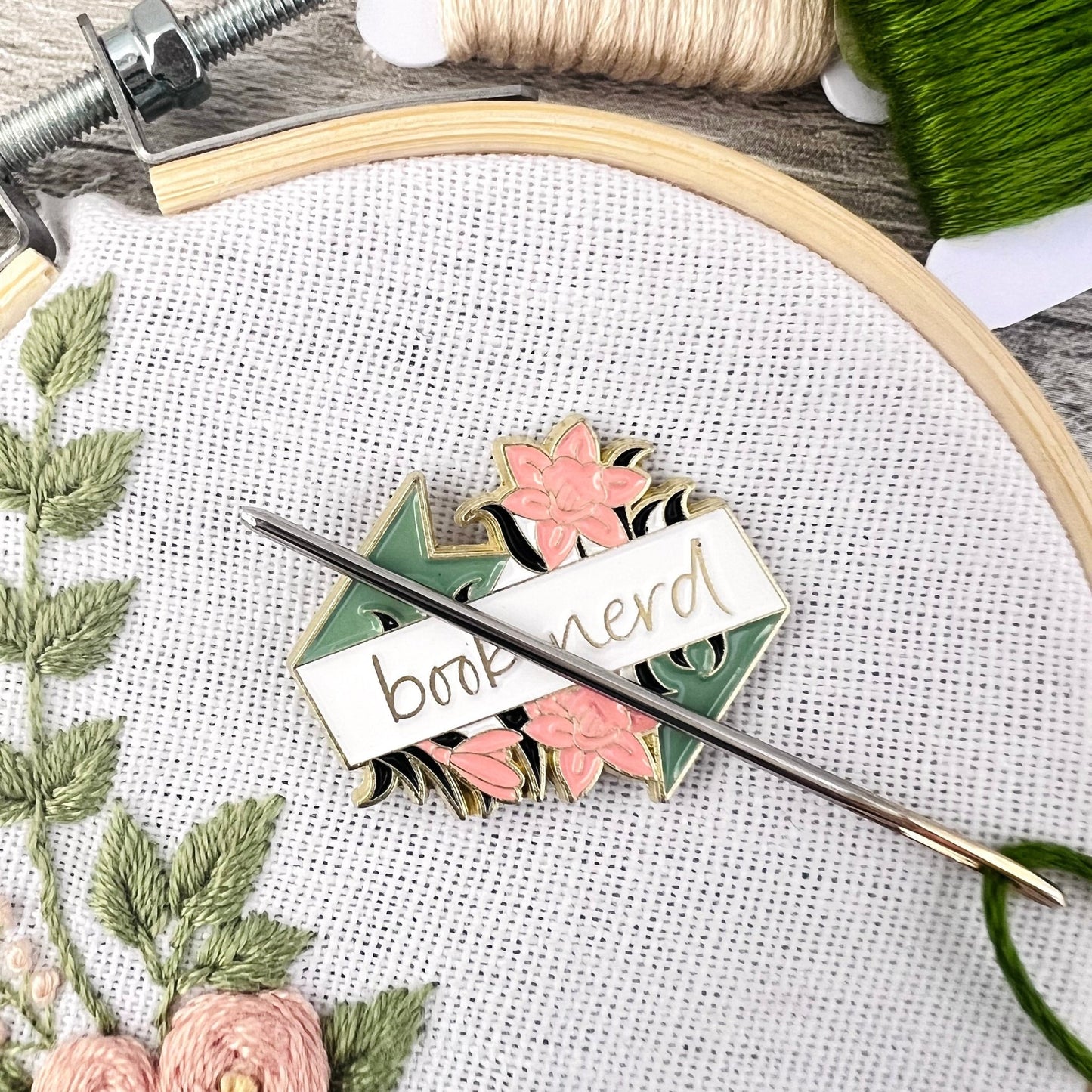Book Nerd Needle Minder Needle Threader Magnetic - The Desert Stream Stitch