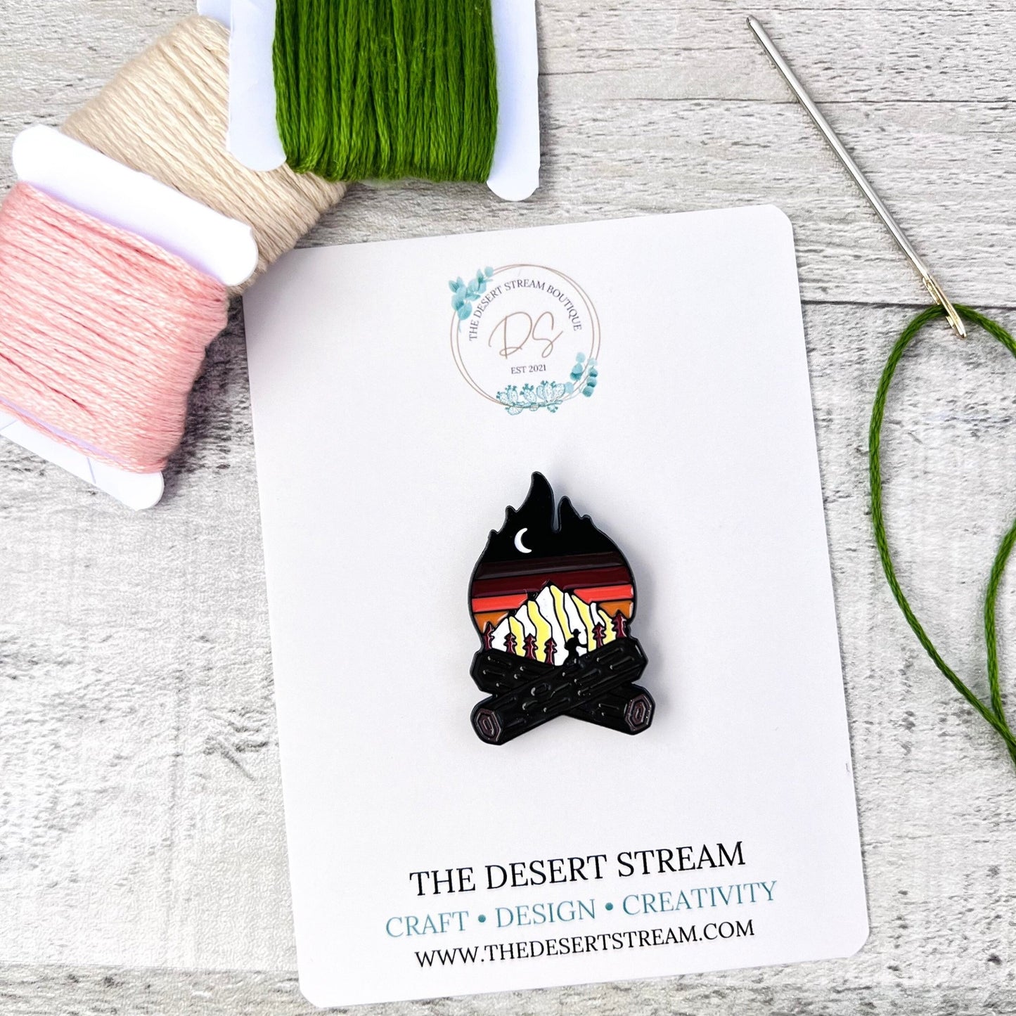 Camp Fire Needle Threader Magnetic - The Desert Stream Stitch