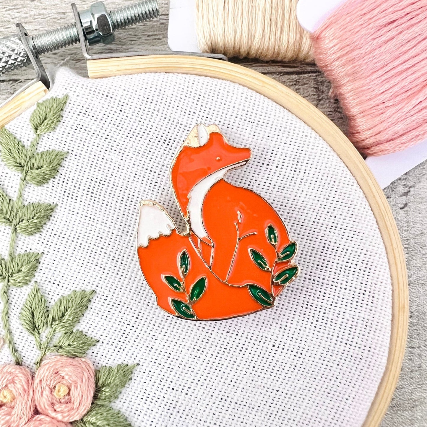 Fox Needle Minder Needle Threader Magnetic - The Desert Stream Stitch