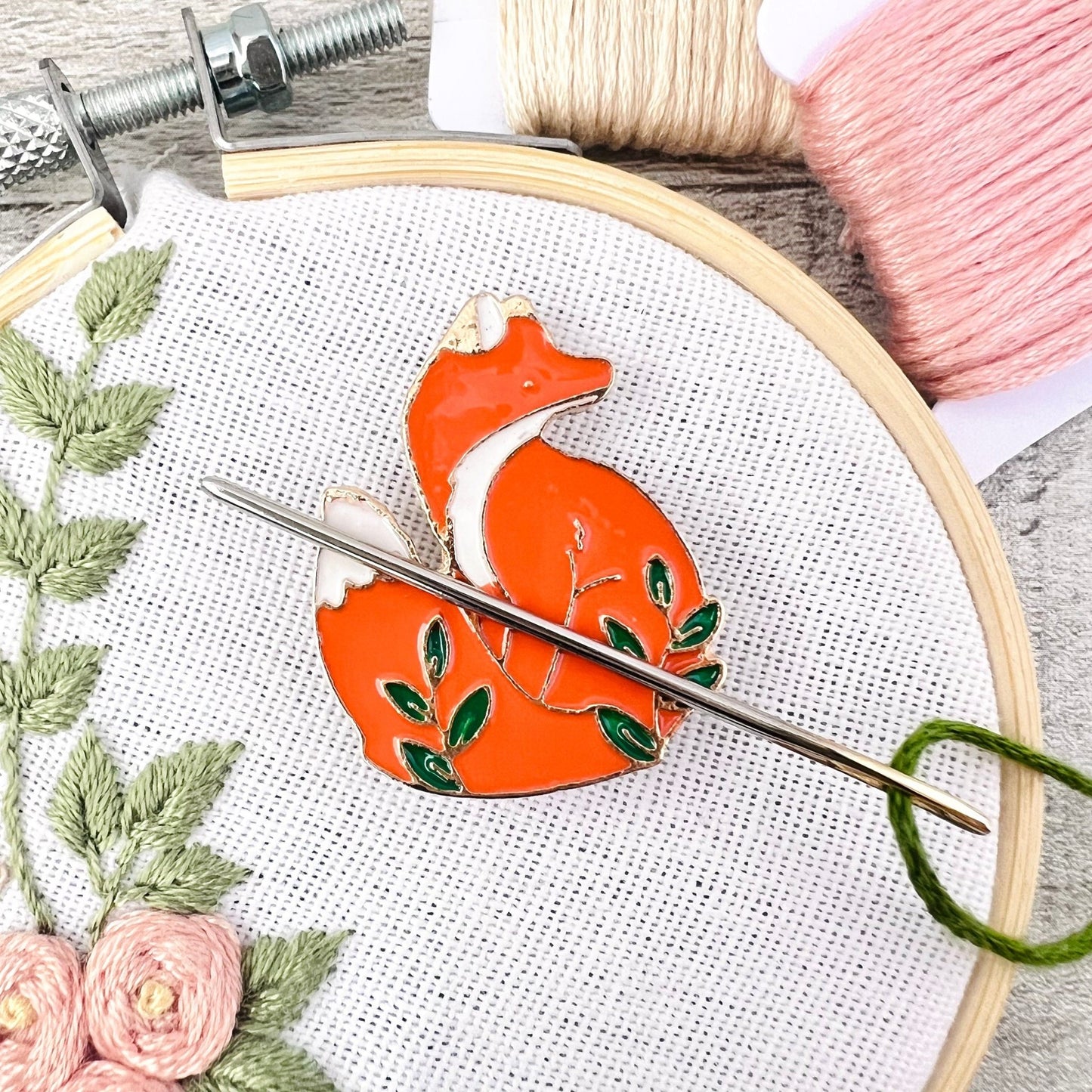 Fox Needle Minder Needle Threader Magnetic - The Desert Stream Stitch