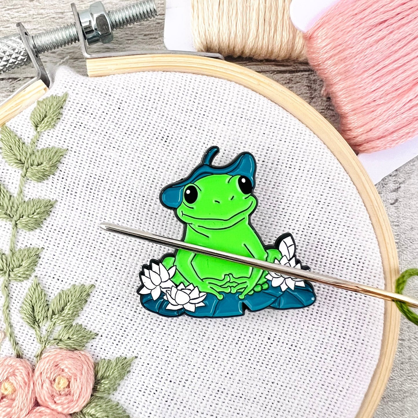 Lily pad Frog Needle Minder Needle Threader Magnetic - The Desert Stream Stitch