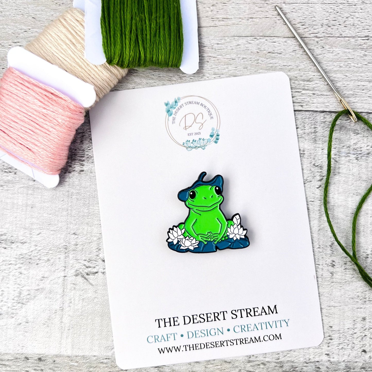 Lily pad Frog Needle Minder Needle Threader Magnetic - The Desert Stream Stitch