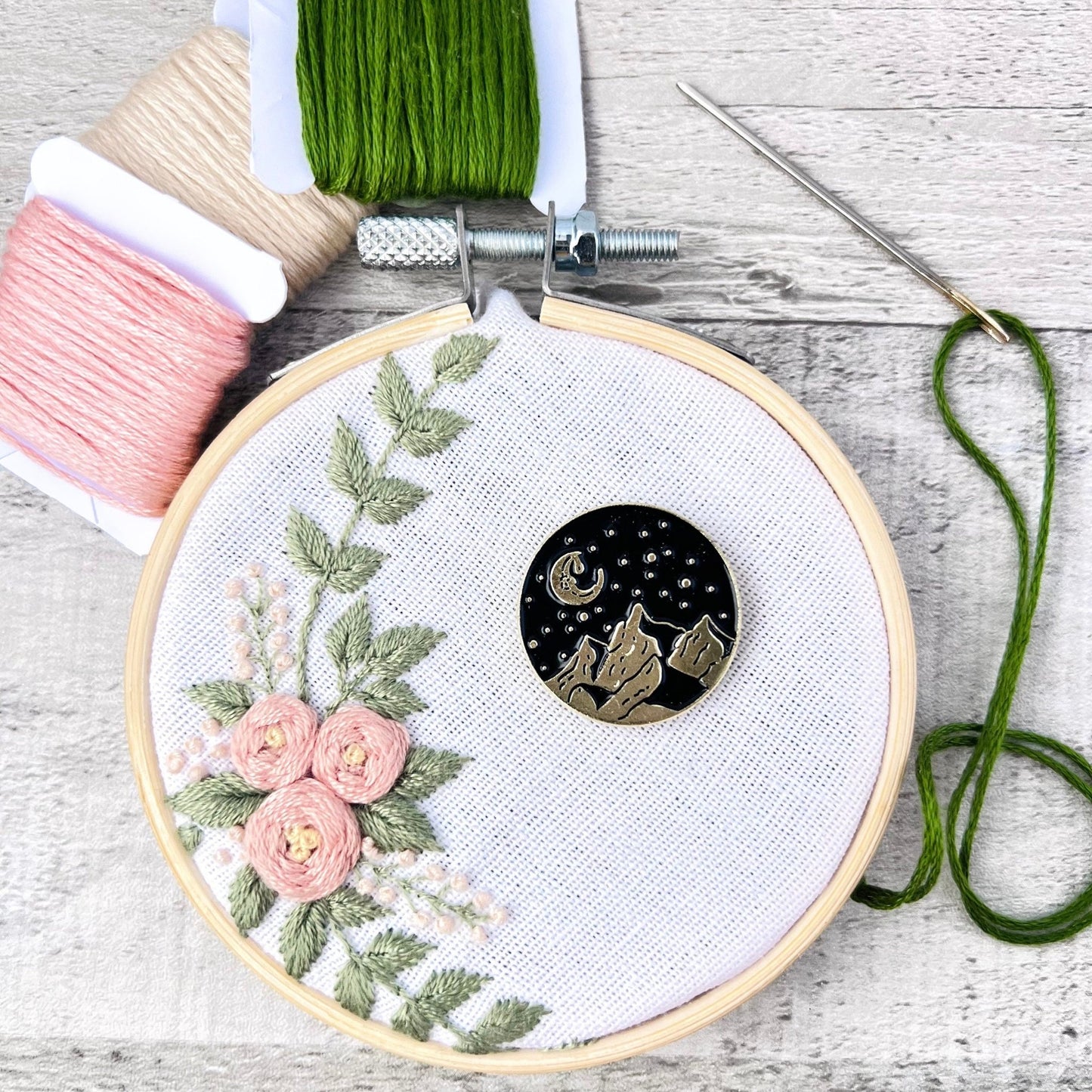 Mountain Needle Minder Needle Threader Magnetic - The Desert Stream Stitch