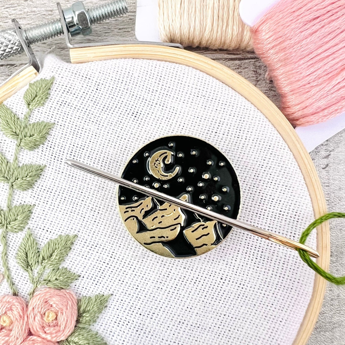 Mountain Needle Minder Needle Threader Magnetic - The Desert Stream Stitch