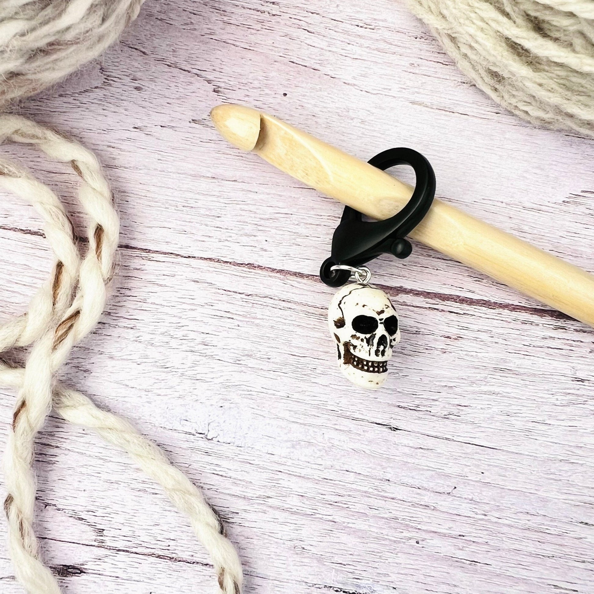 Skull Jumbo Stitch Marker - The Desert Stream Stitch