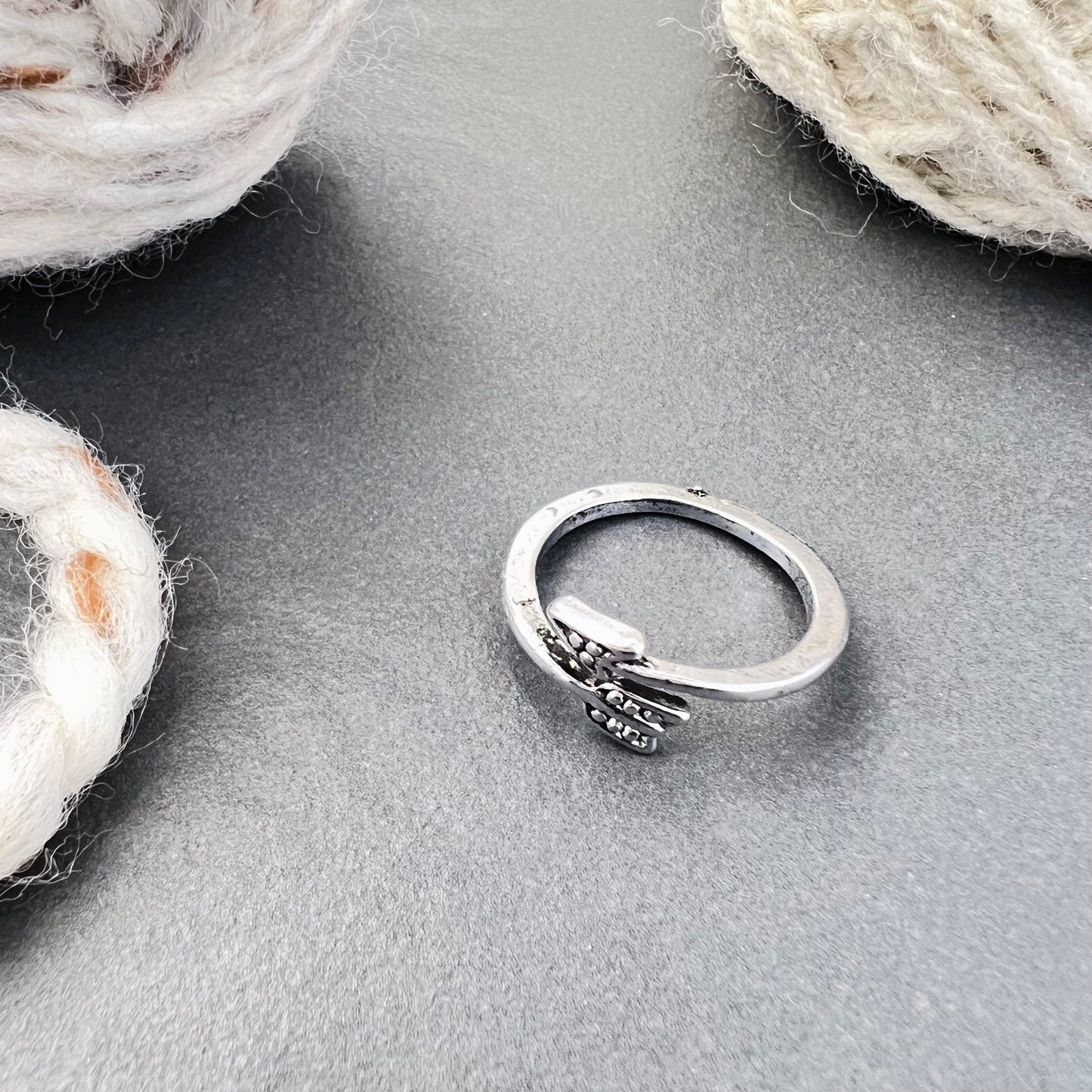 Arrow Adjustable Tension Ring - Knitting and Crochet - The Desert Stream Stitch