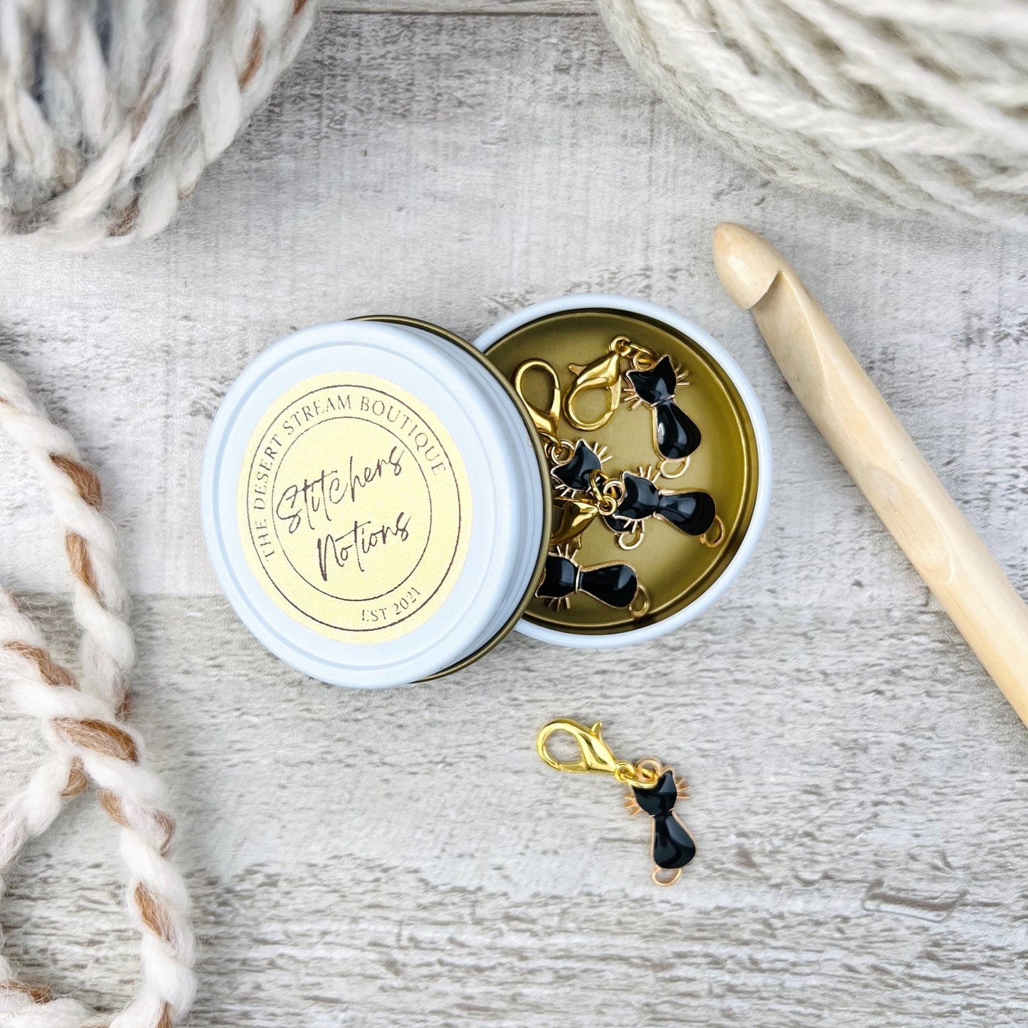 Black Cat Stitch Markers Set - Knitting and Crochet - The Desert Stream Stitch