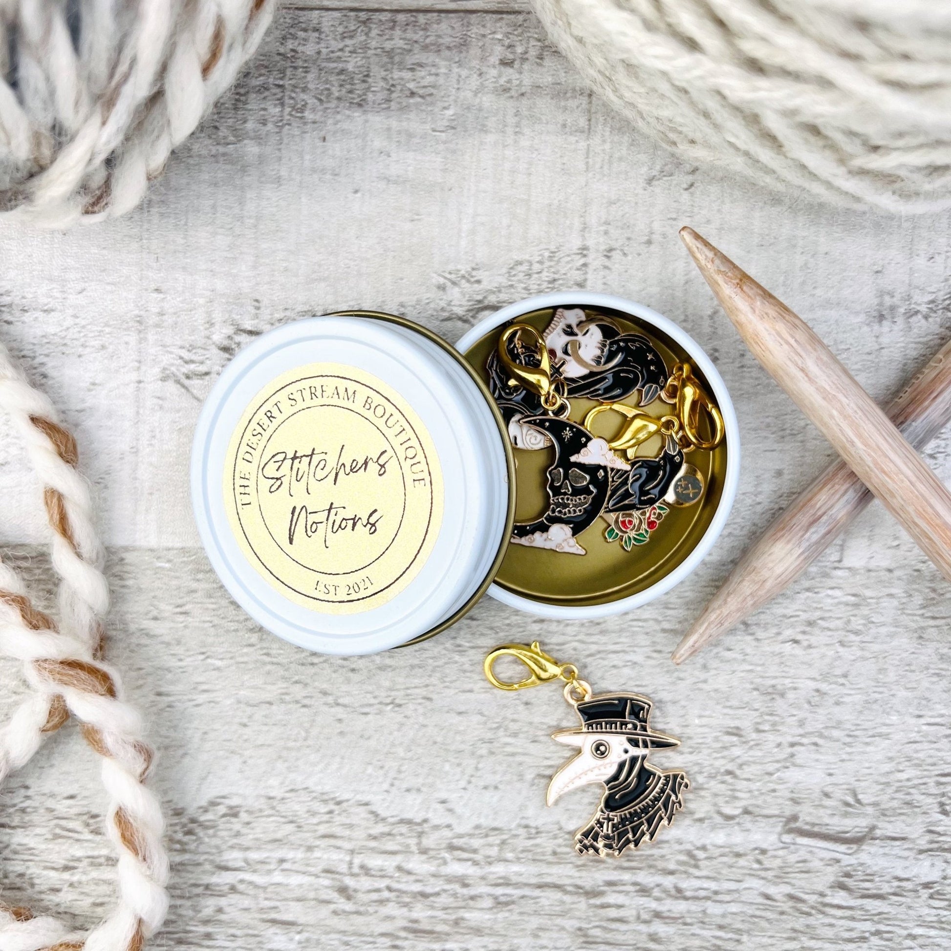 Black Raven Stitch Markers Set - Knitting and Crochet - The Desert Stream Stitch