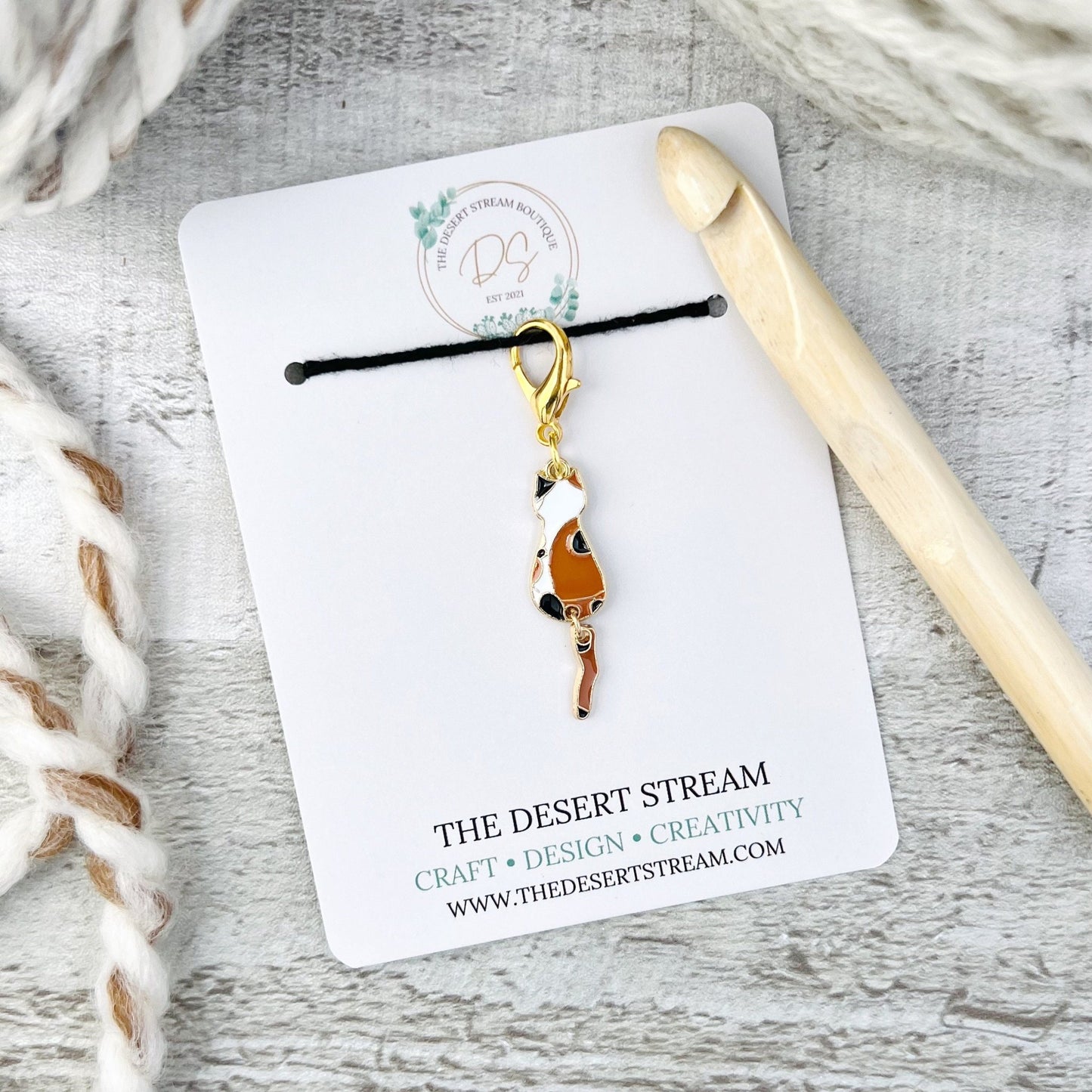 Calico Cat Stitch Marker - Knitting and Crochet - The Desert Stream Stitch