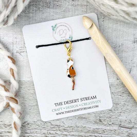 Calico Cat Stitch Marker - Knitting and Crochet - The Desert Stream Stitch