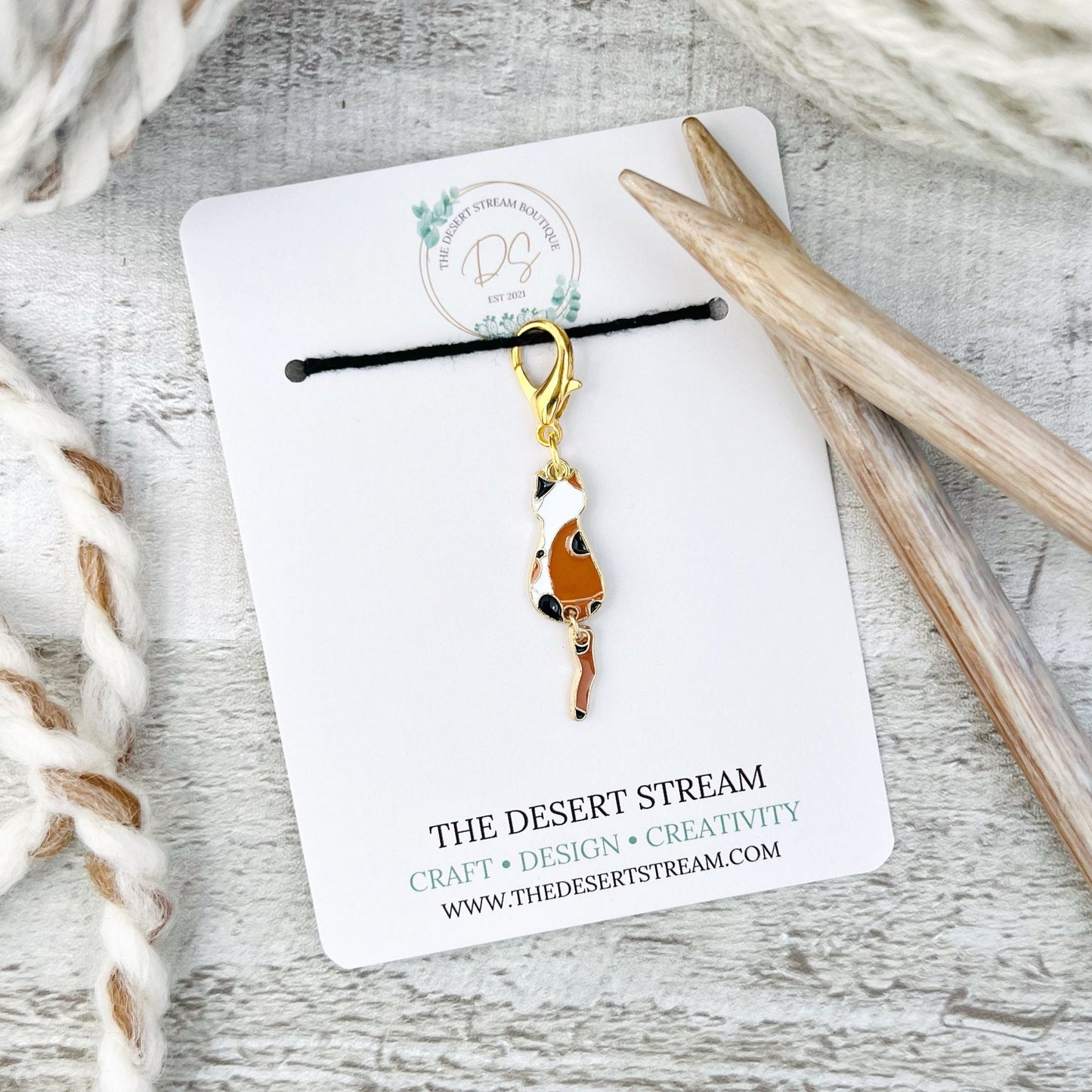 Calico Cat Stitch Marker - Knitting and Crochet - The Desert Stream Stitch