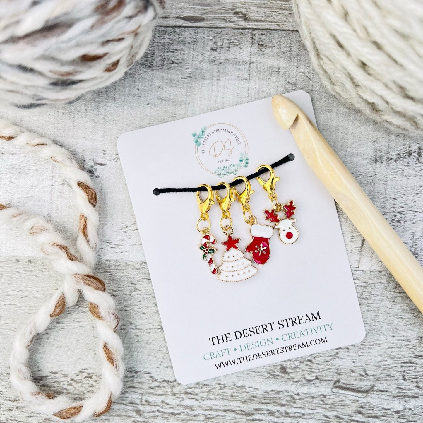 Christmas Stitch Markers Set - Knitting and Crochet - The Desert Stream Stitch