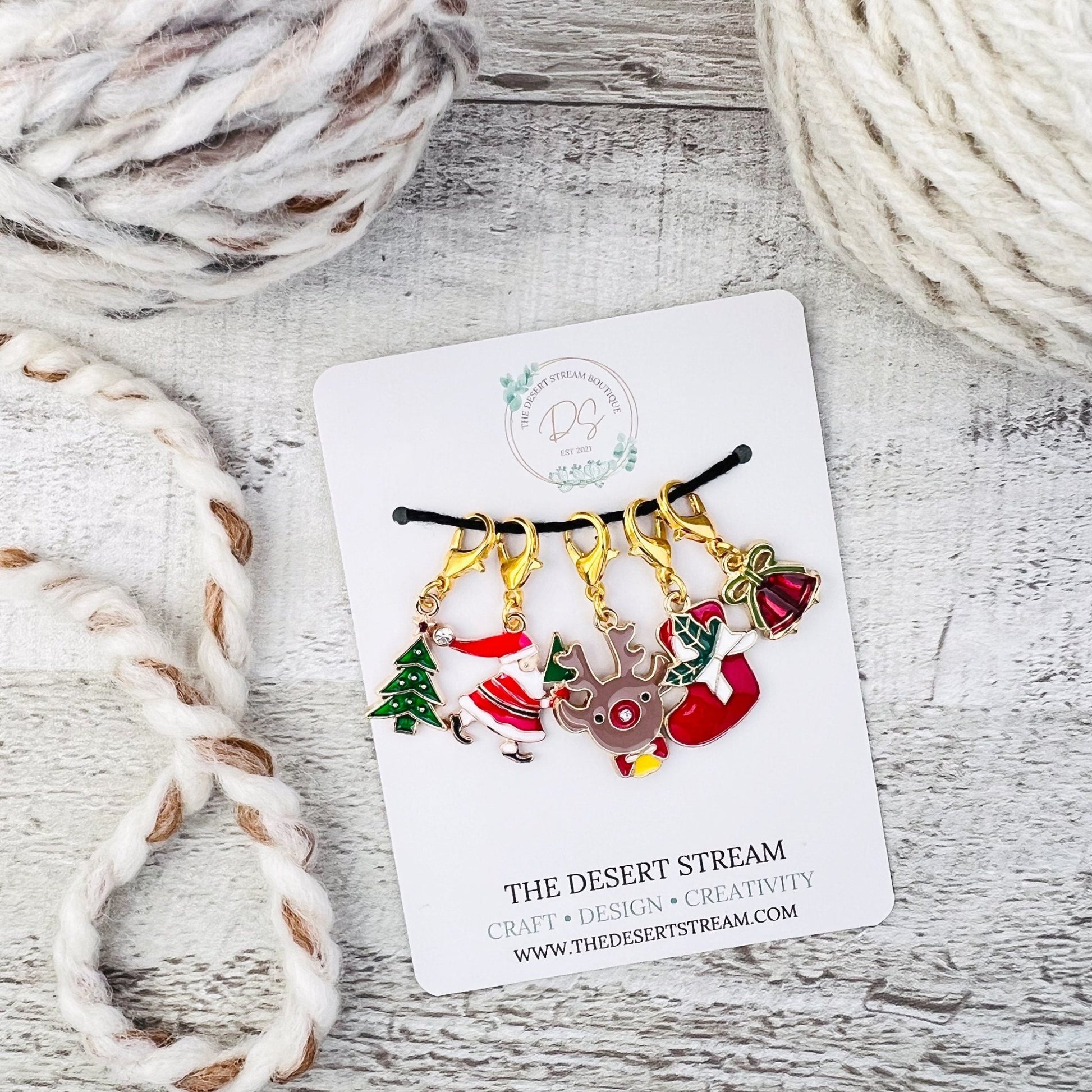 Christmas Stitch Markers Set - Knitting and Crochet - The Desert Stream Stitch