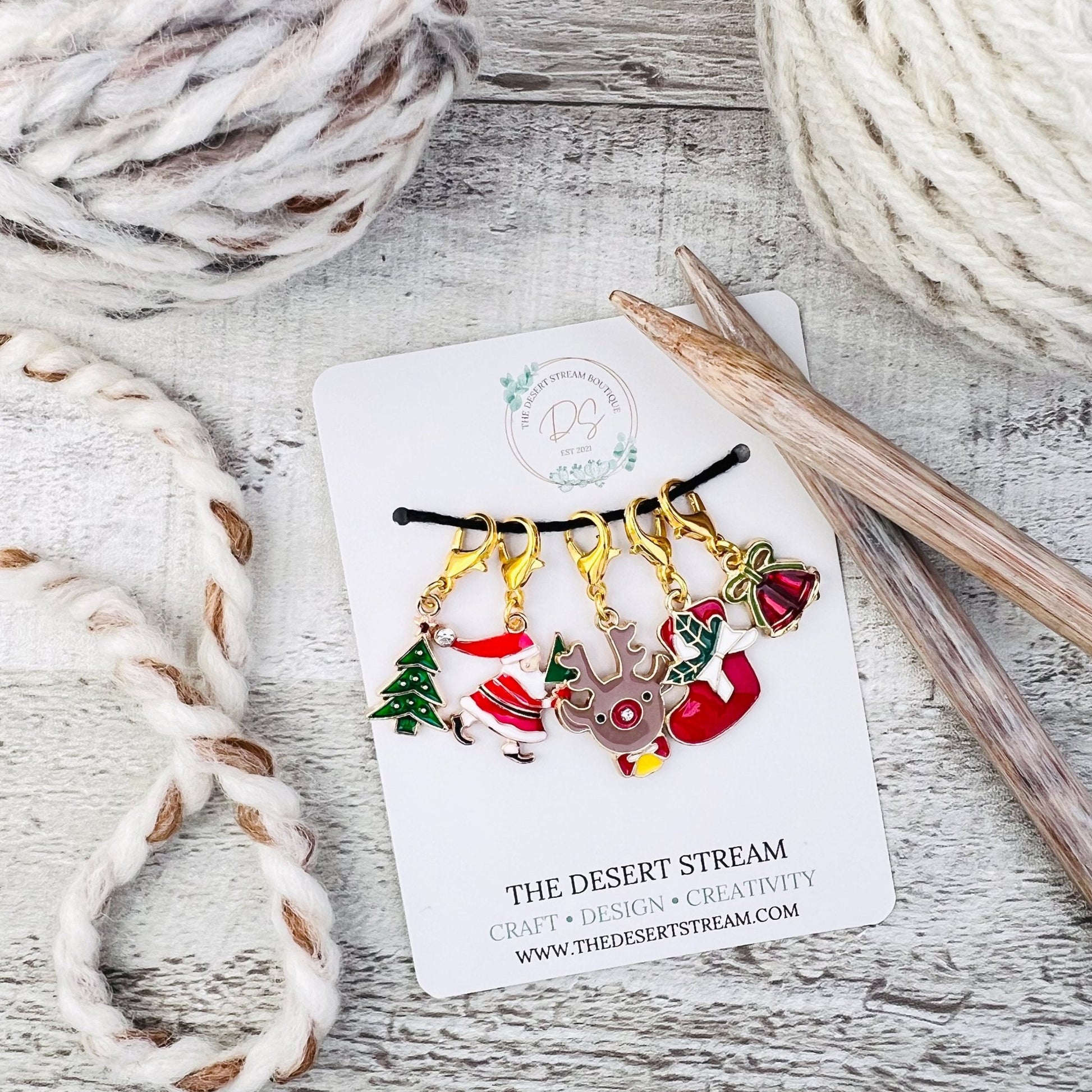 Christmas Stitch Markers Set - Knitting and Crochet - The Desert Stream Stitch