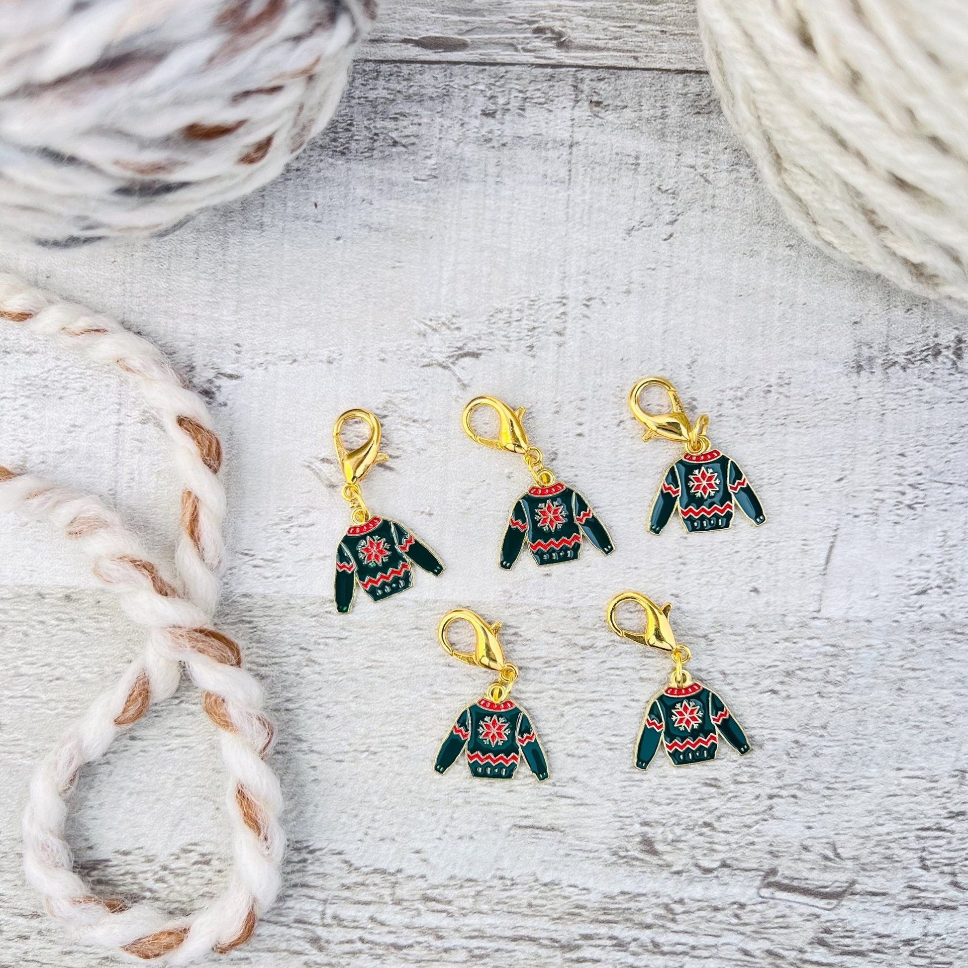 Christmas Sweater Stitch Markers Set - Knitting and Crochet - The Desert Stream Stitch