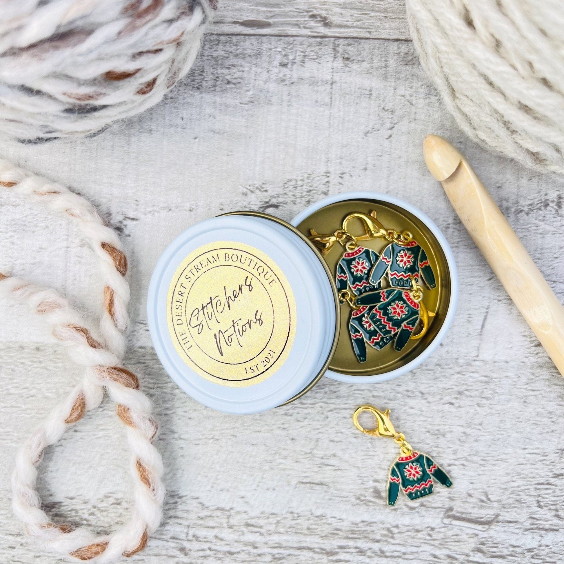 Christmas Sweater Stitch Markers Set - Knitting and Crochet - The Desert Stream Stitch