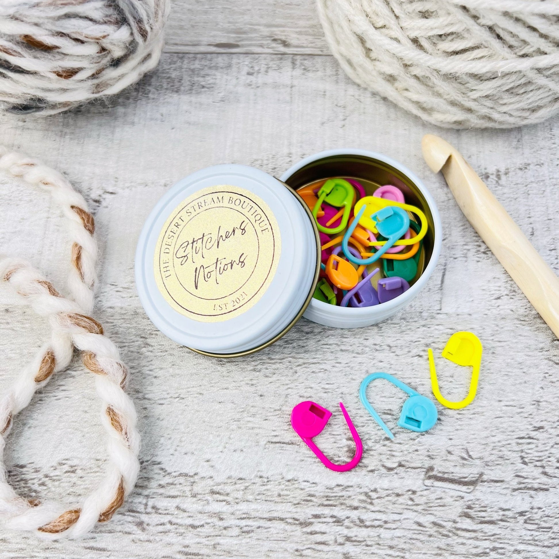 Colorful Stitch Markers Tin Set - Knitting and Crochet - The Desert Stream Stitch