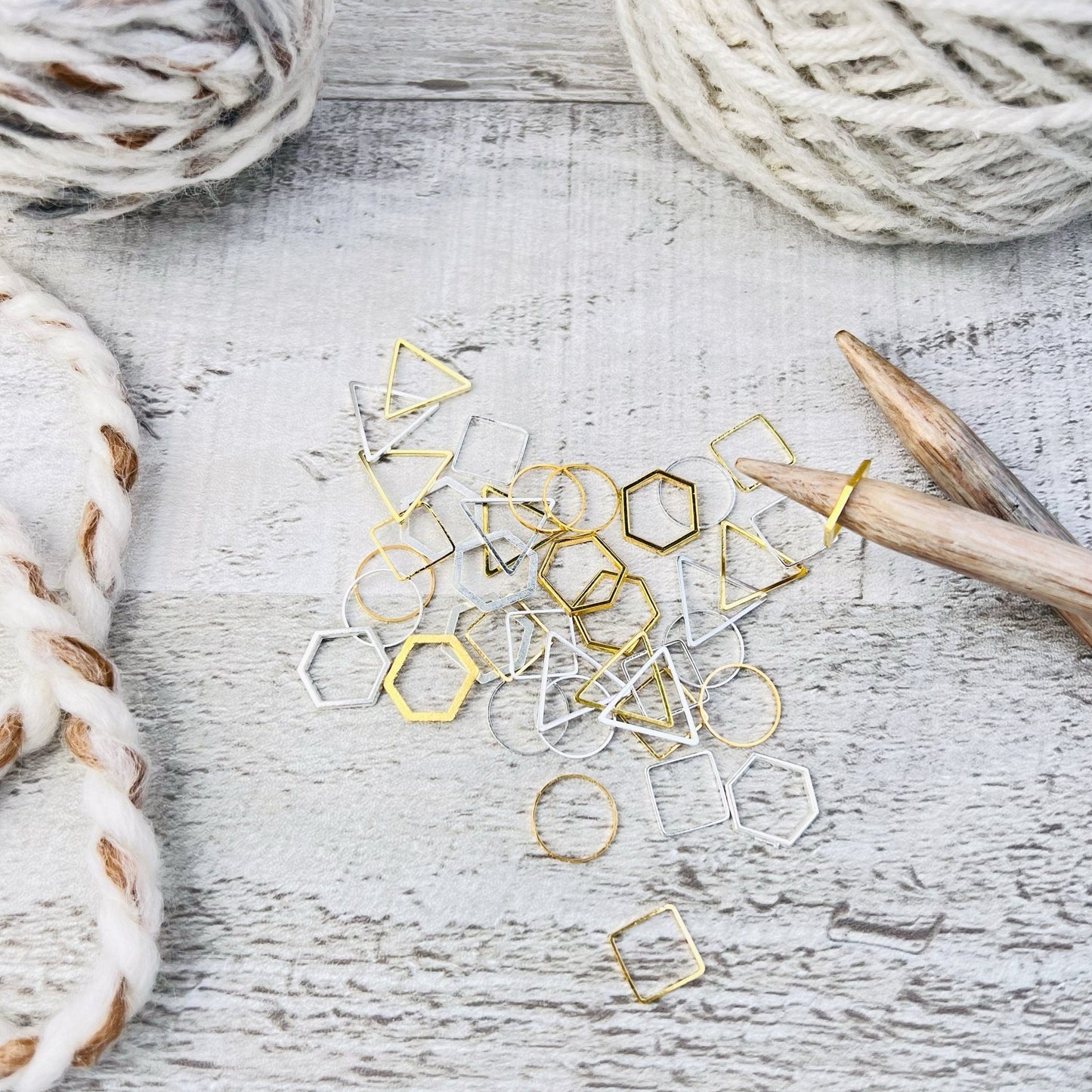 Geometric 40 - Piece Stitch Marker Tin Set - Knitting - The Desert Stream Stitch