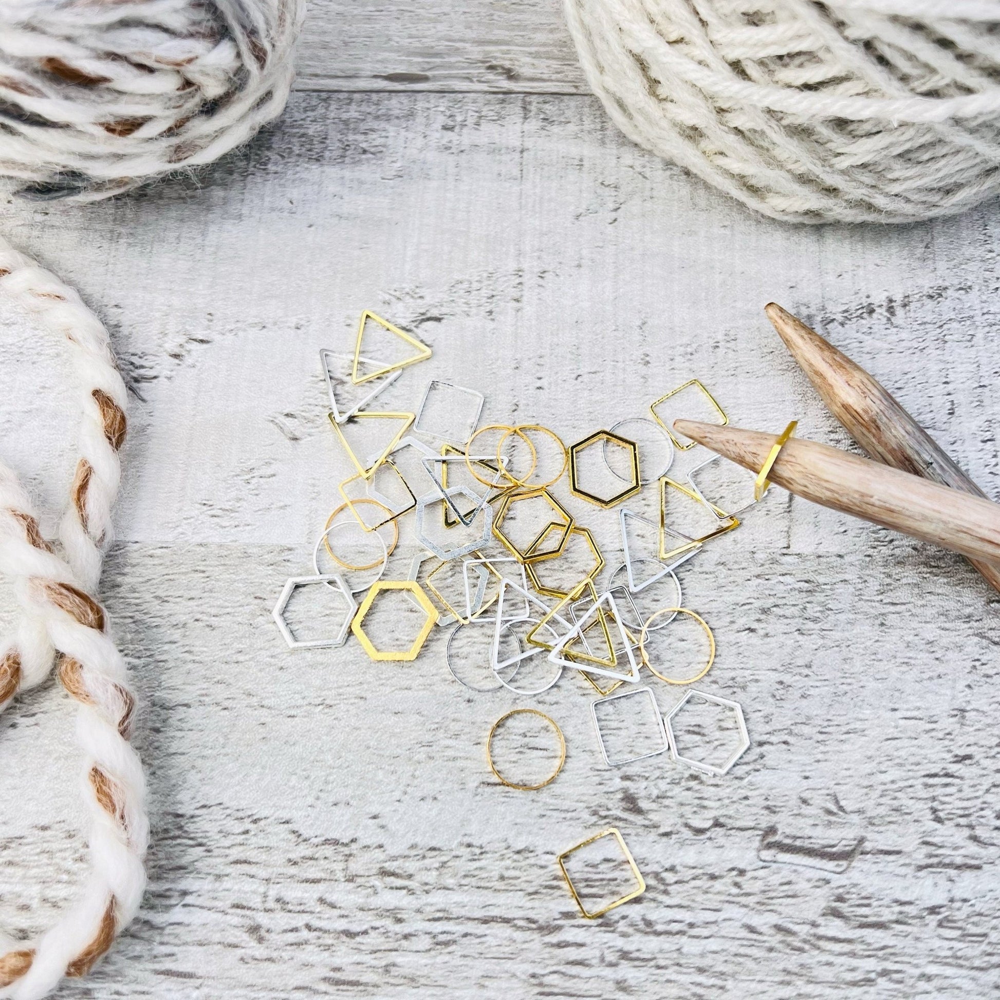 Geometric 40 - Piece Stitch Marker Tin Set - Knitting - The Desert Stream Stitch