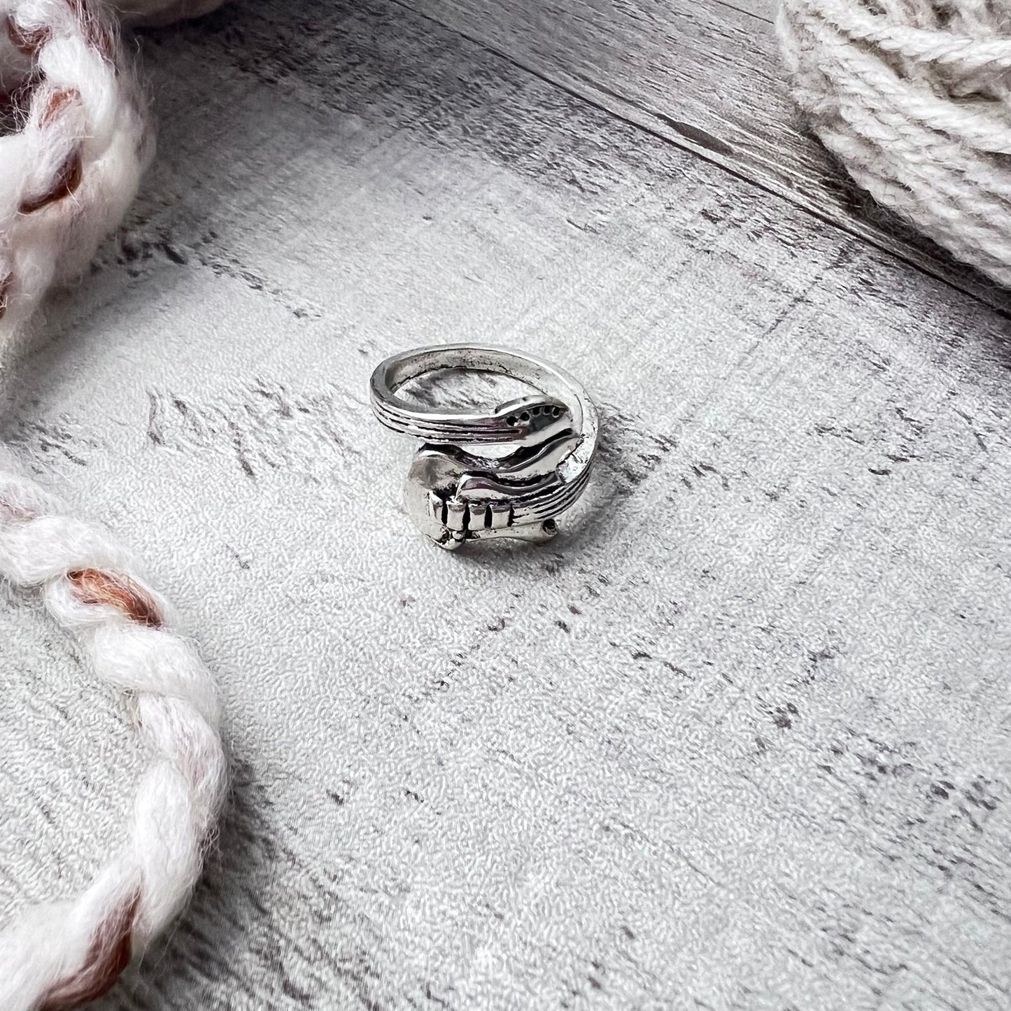 Guitar Adjustable Tension Ring - The Desert Stream Stitch