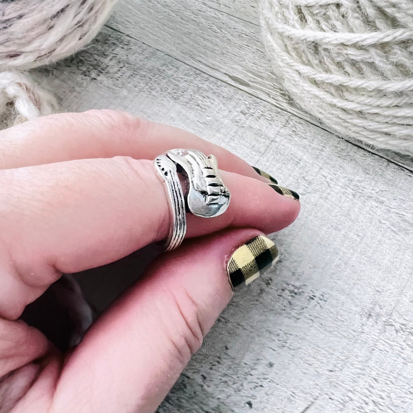Guitar Adjustable Tension Ring - The Desert Stream Stitch