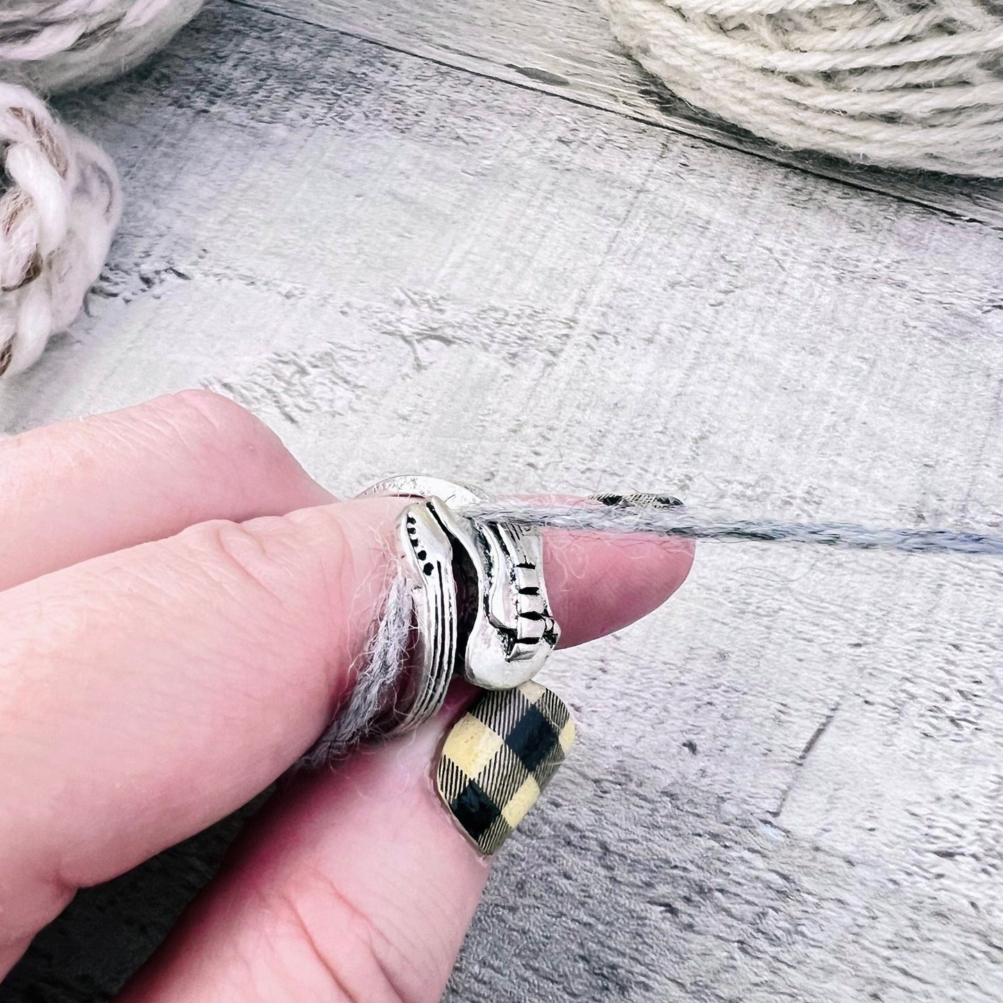 Guitar Adjustable Tension Ring - The Desert Stream Stitch