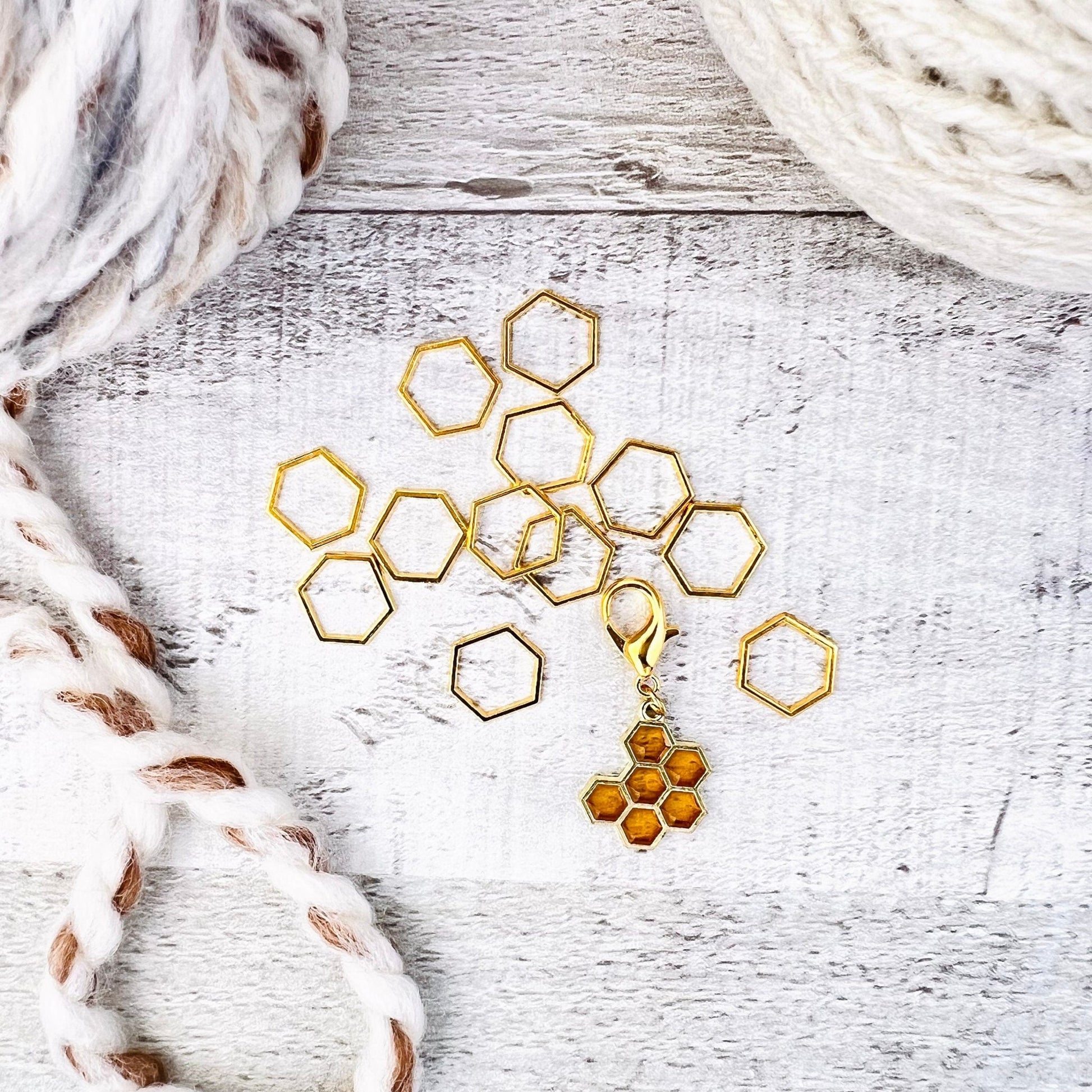 Hex & Honey Bee Stitch Markers 13 - Piece Tin Set - Knitting - The Desert Stream Stitch