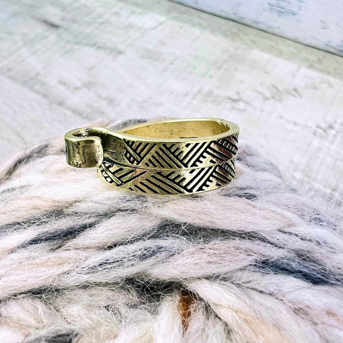 Hook Adjustable Tension Ring - The Desert Stream Stitch