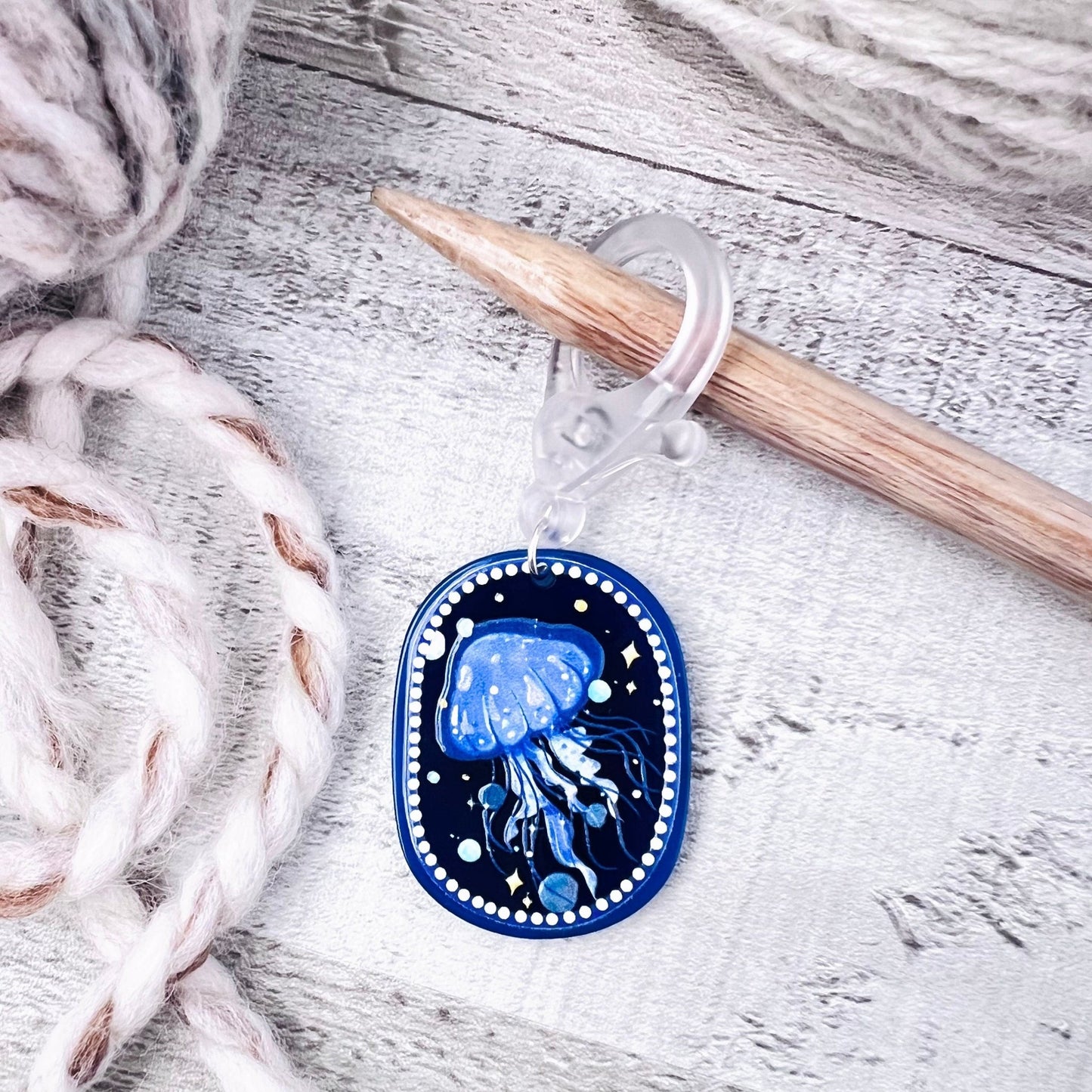 Jellyfish Jumbo Stitch Marker - The Desert Stream Stitch