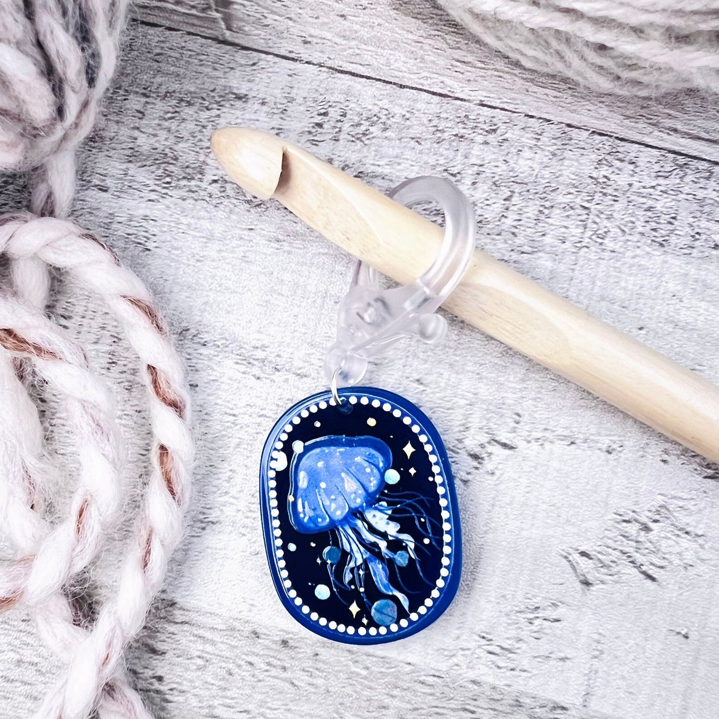 Jellyfish Jumbo Stitch Marker - The Desert Stream Stitch