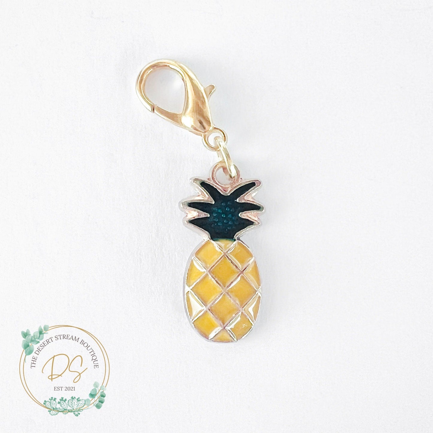 Pineapple Stitch Marker - Knitting and Crochet - The Desert Stream Stitch