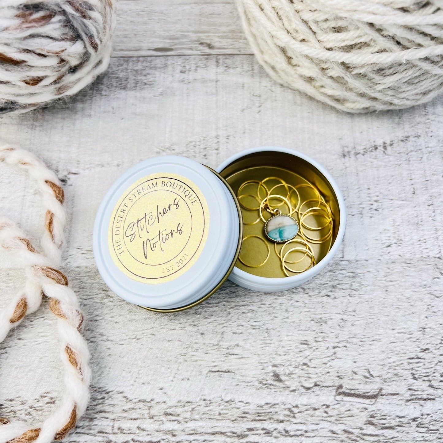 Round Stitch Markers 13 - Piece Tin Set - Knitting - The Desert Stream Stitch