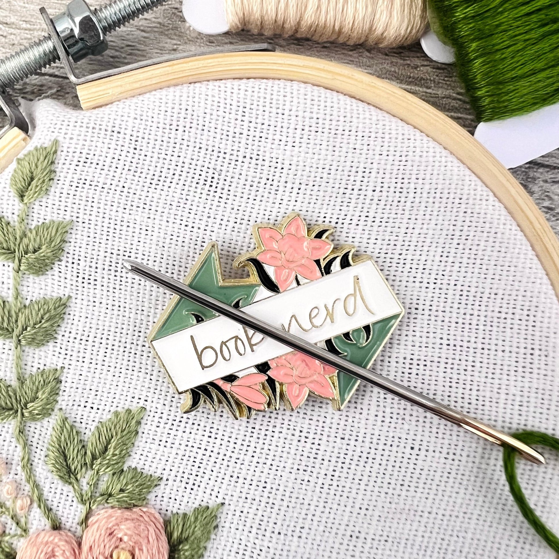 Book Nerd Needle Minder Needle Threader Magnetic - The Desert Stream Stitch
