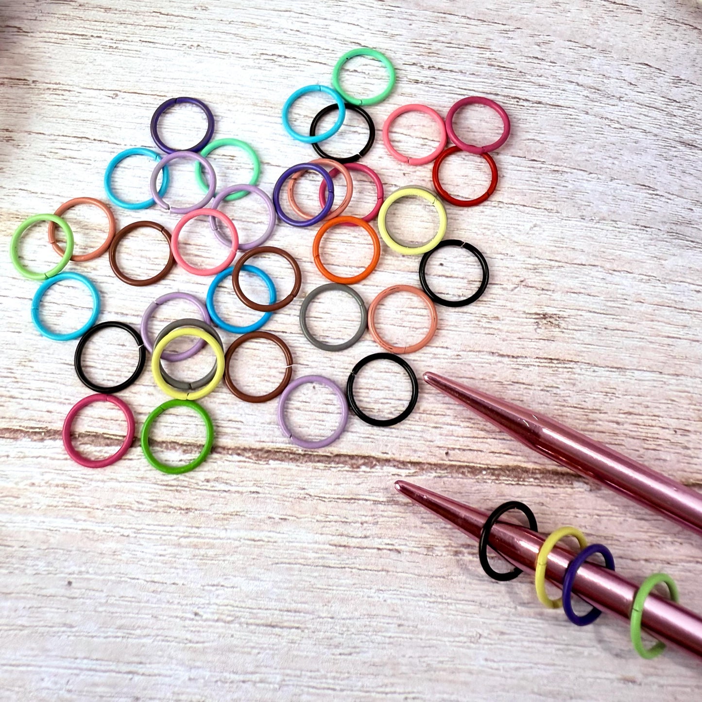 Knitting Stitch Markers - Snag Free Closed Ring Markers | Mixed Colors Set of 40