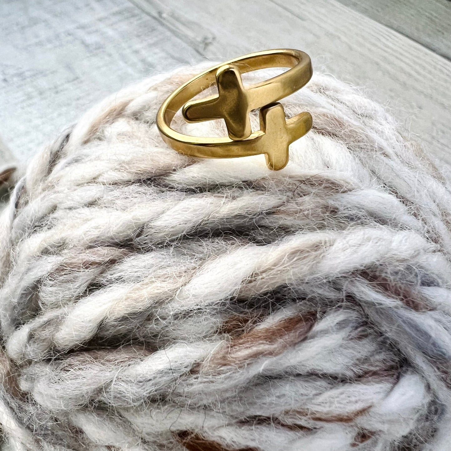 Cross Adjustable Tension Ring - The Desert Stream Stitch