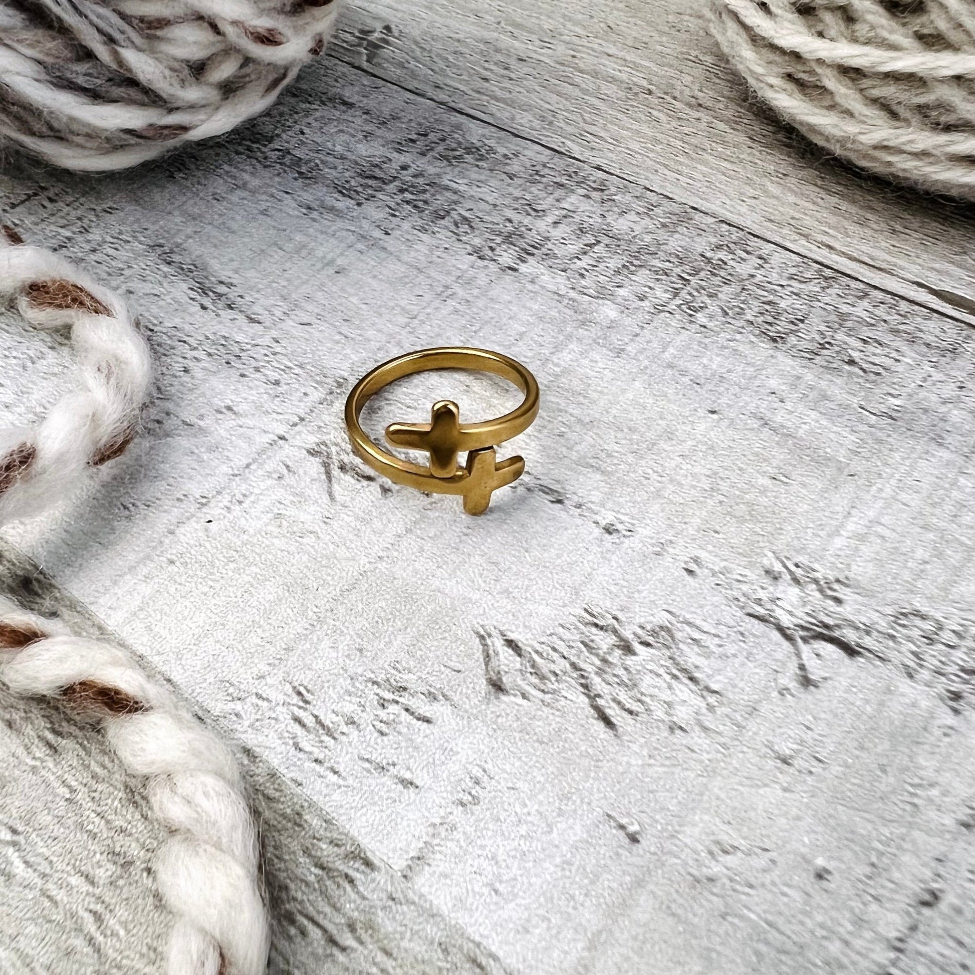 Cross Adjustable Tension Ring - The Desert Stream Stitch