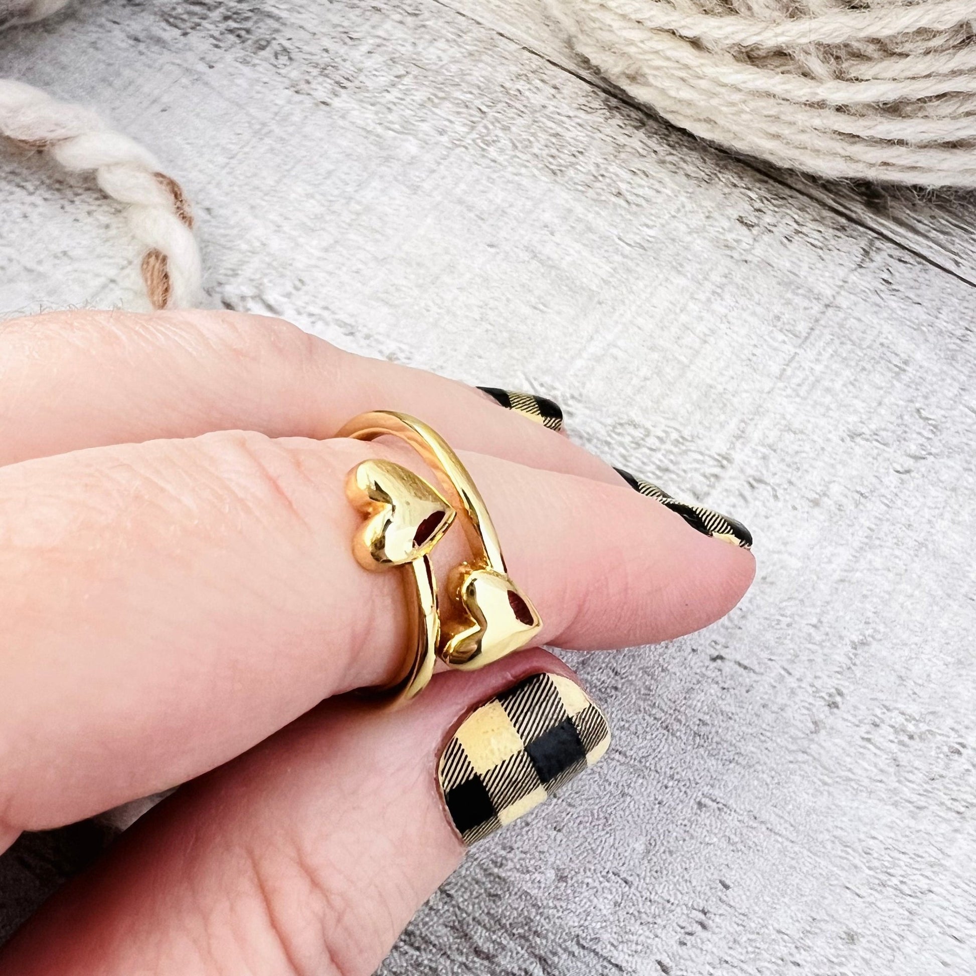 Heart Adjustable Tension Ring 18K Gold - The Desert Stream Stitch