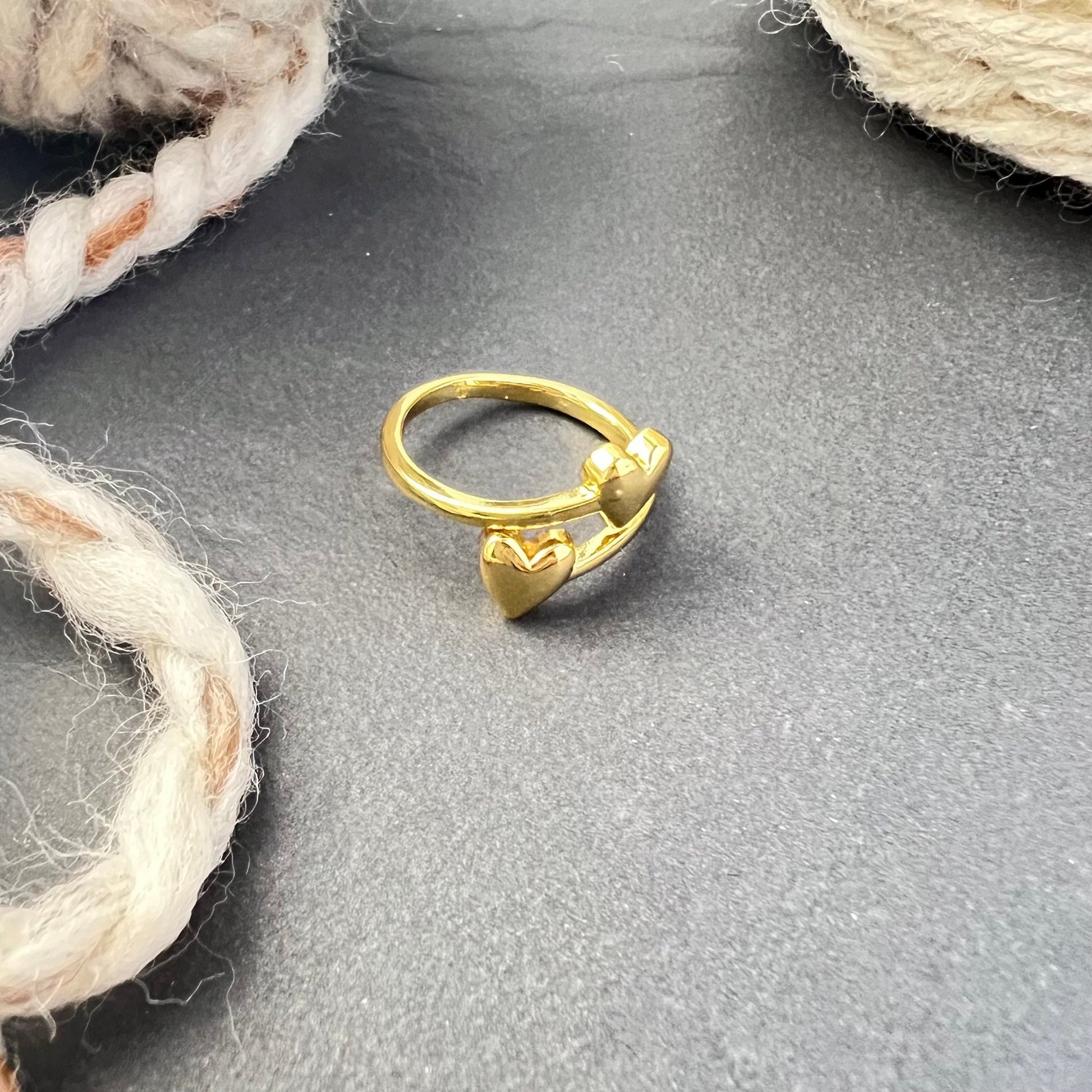 Heart Adjustable Tension Ring 18K Gold - The Desert Stream Stitch