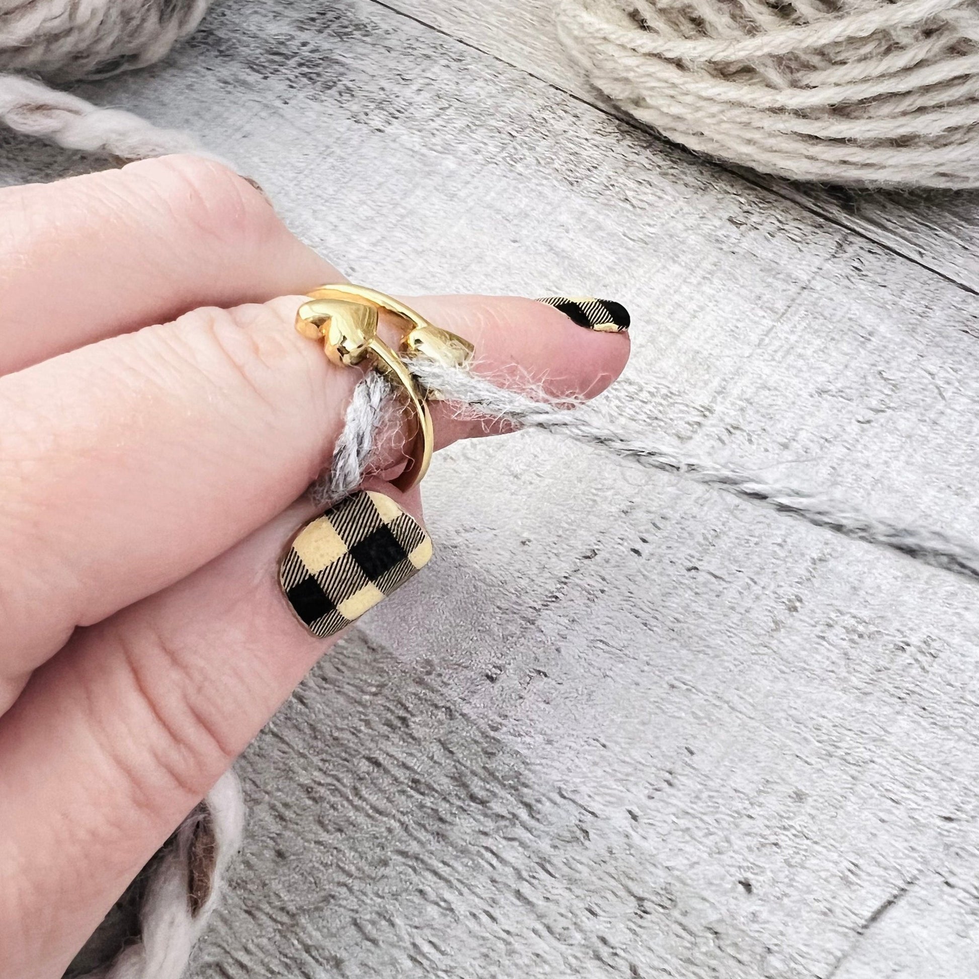 Heart Adjustable Tension Ring 18K Gold - The Desert Stream Stitch