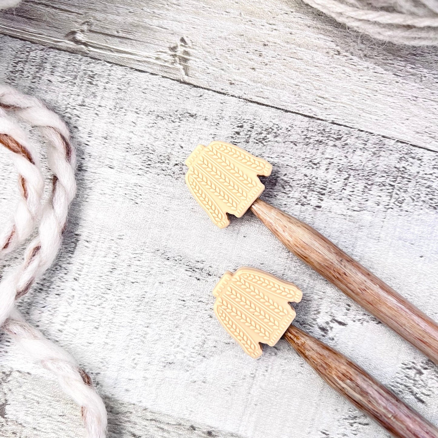 Knitted Sweater Stitch Stoppers - The Desert Stream Stitch