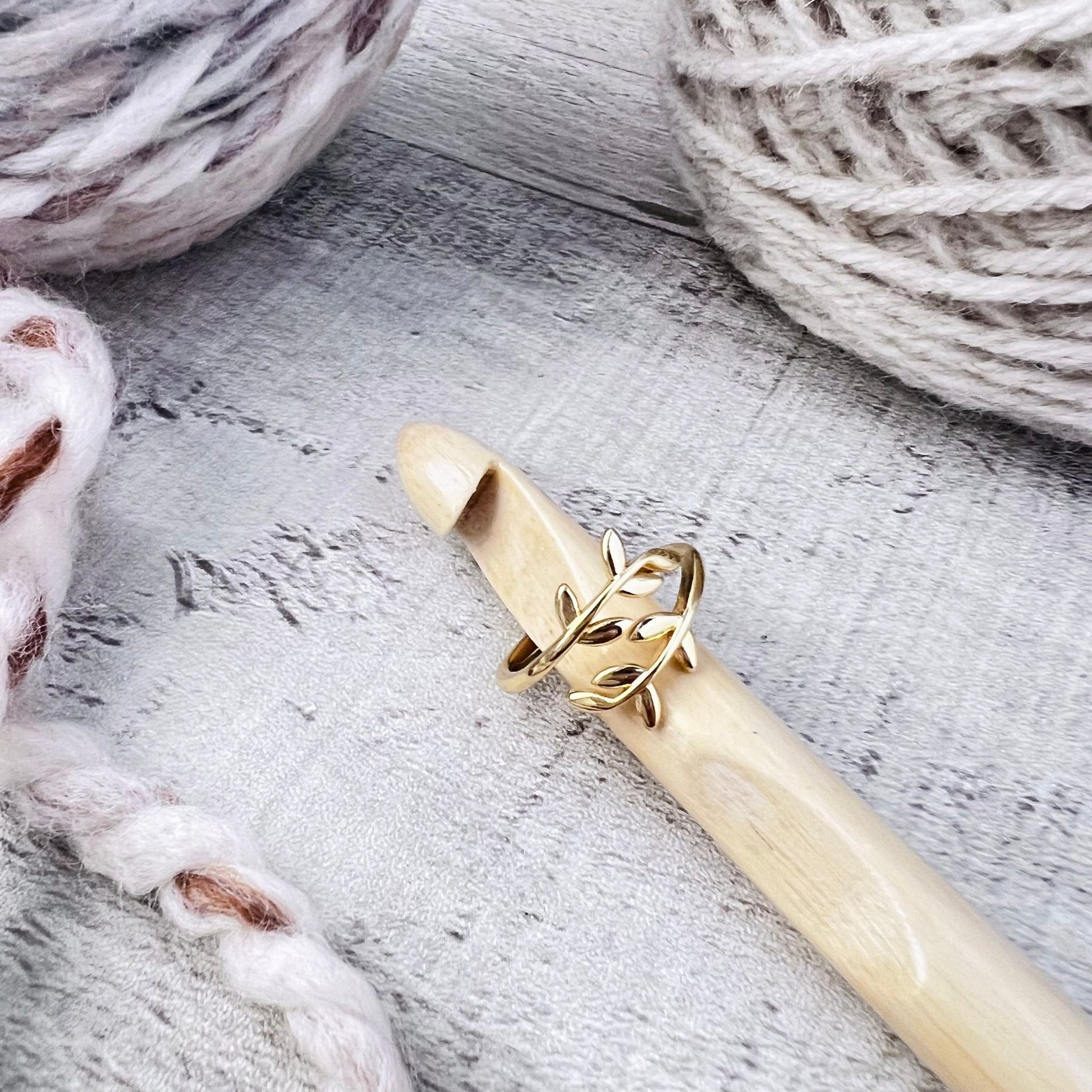 Leaf Adjustable Tension Ring 18K Gold - The Desert Stream Stitch