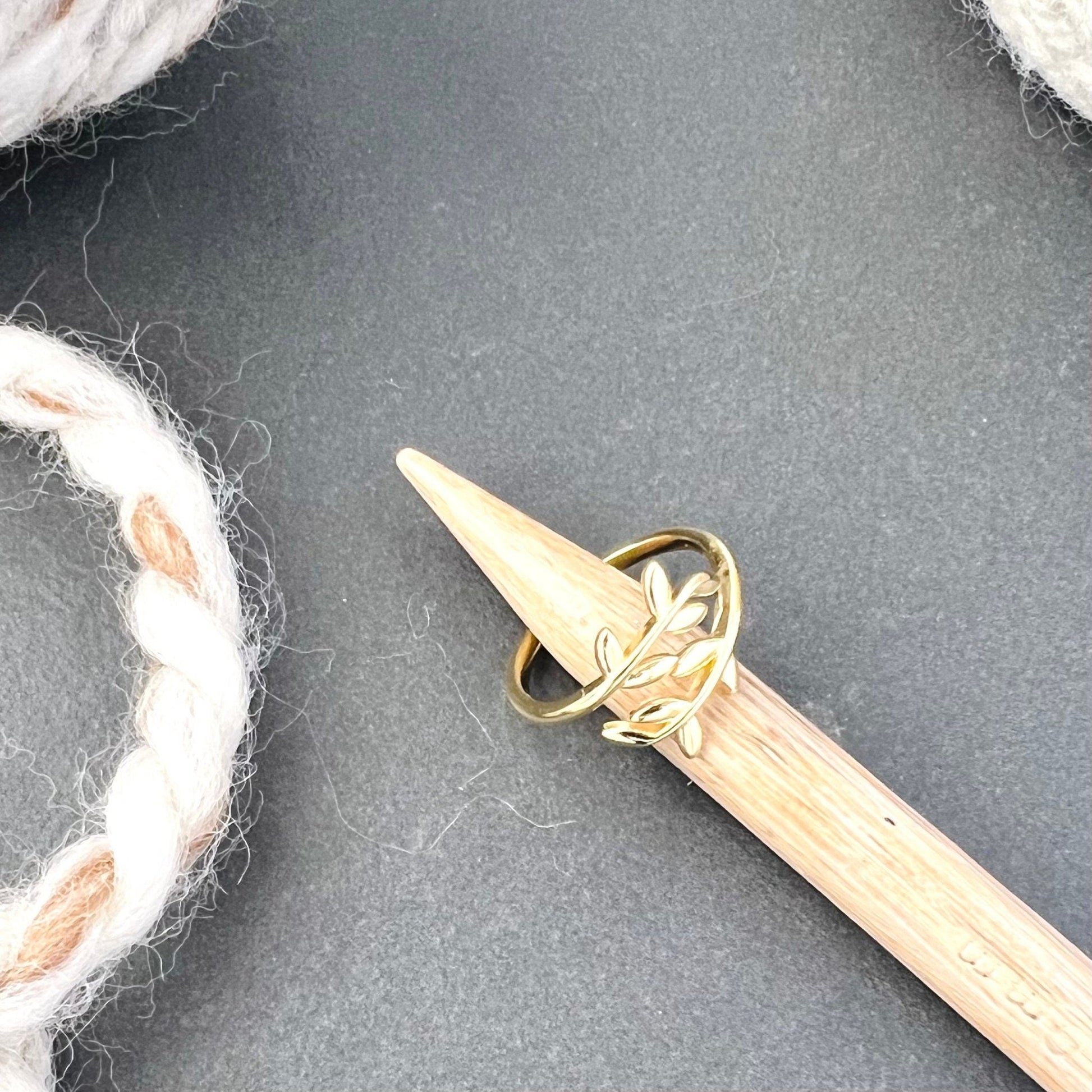 Leaf Adjustable Tension Ring 18K Gold - The Desert Stream Stitch