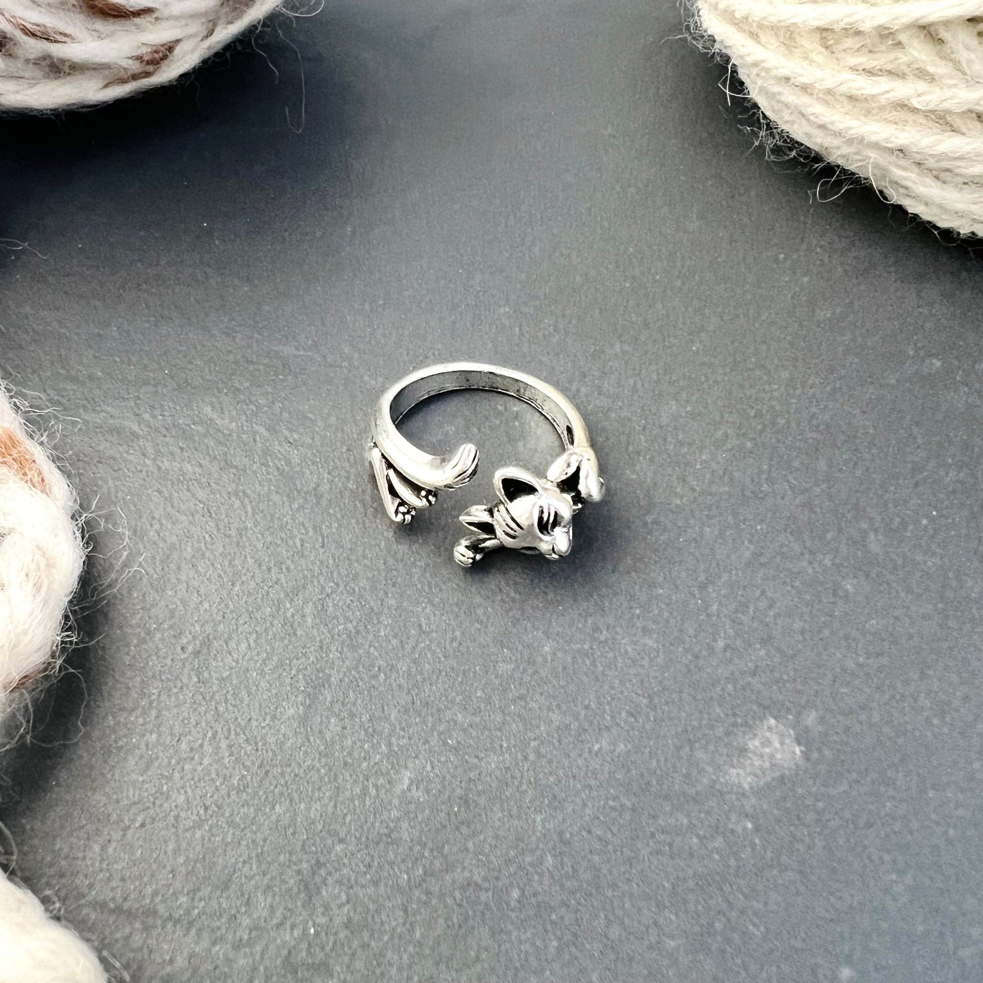 Sleepy Cat Adjustable Tension Ring - The Desert Stream Stitch
